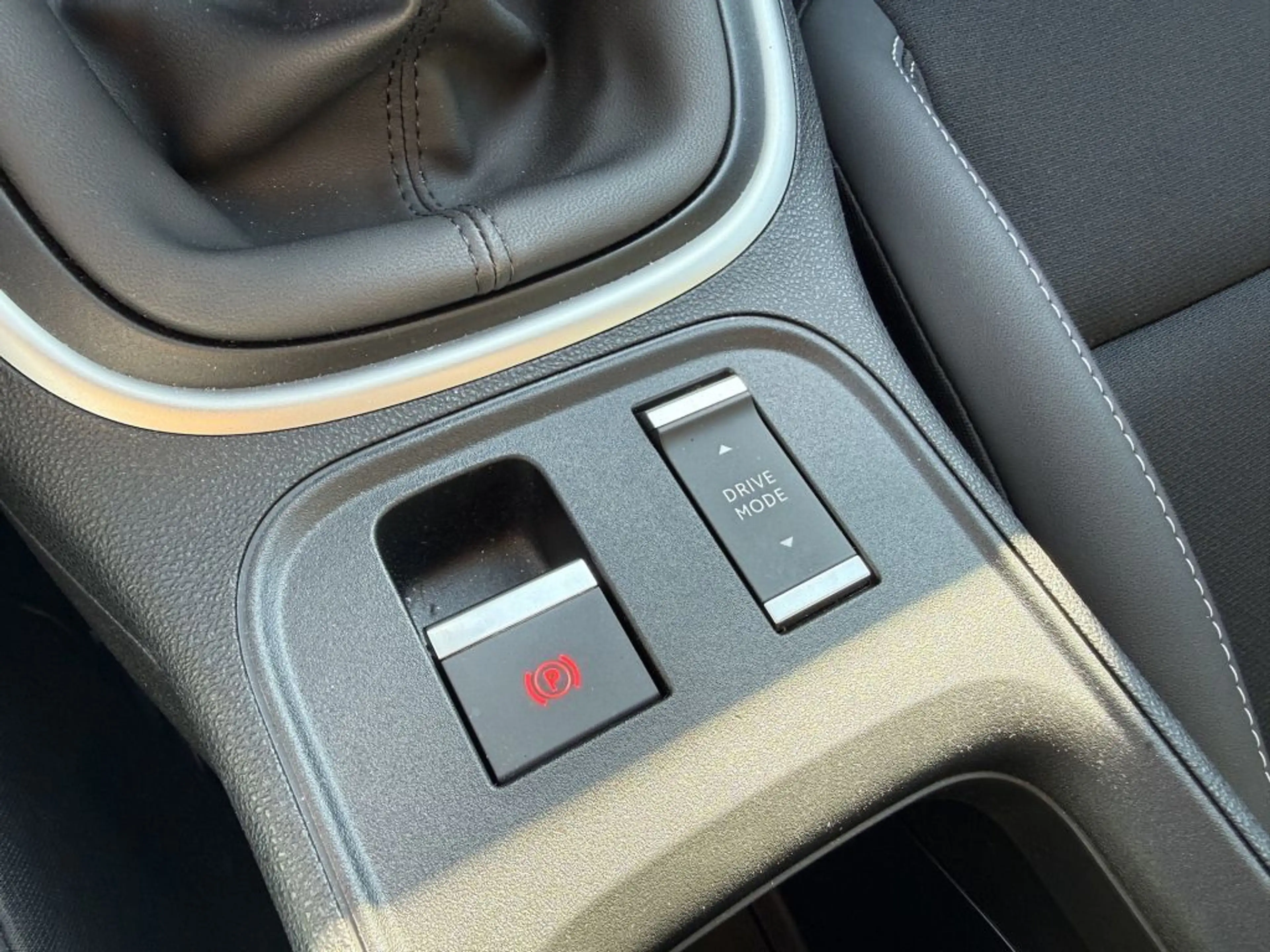 Jeep Avenger 1.2 GSE T3 Turbo-Benzin GDI Altitude — photo 20