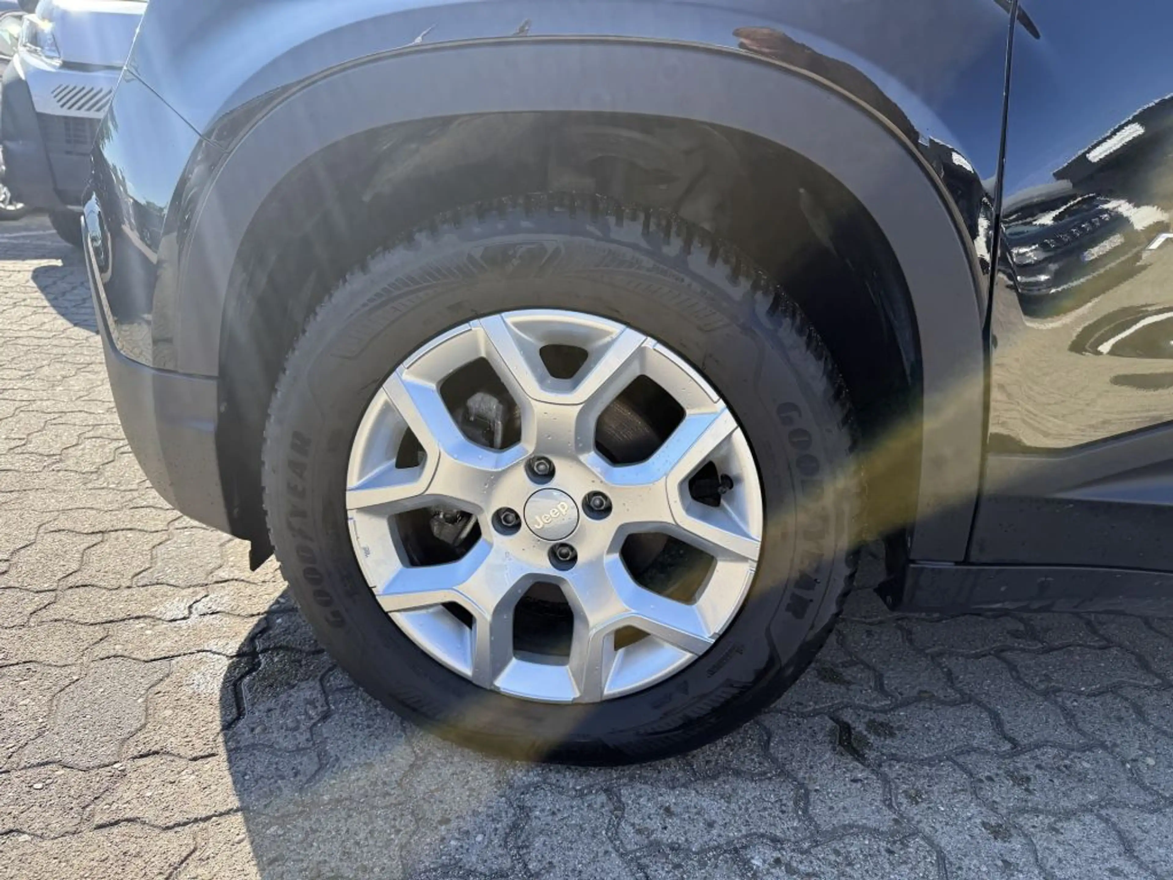 Jeep Avenger 1.2 GSE T3 Turbo-Benzin GDI Altitude — photo 9