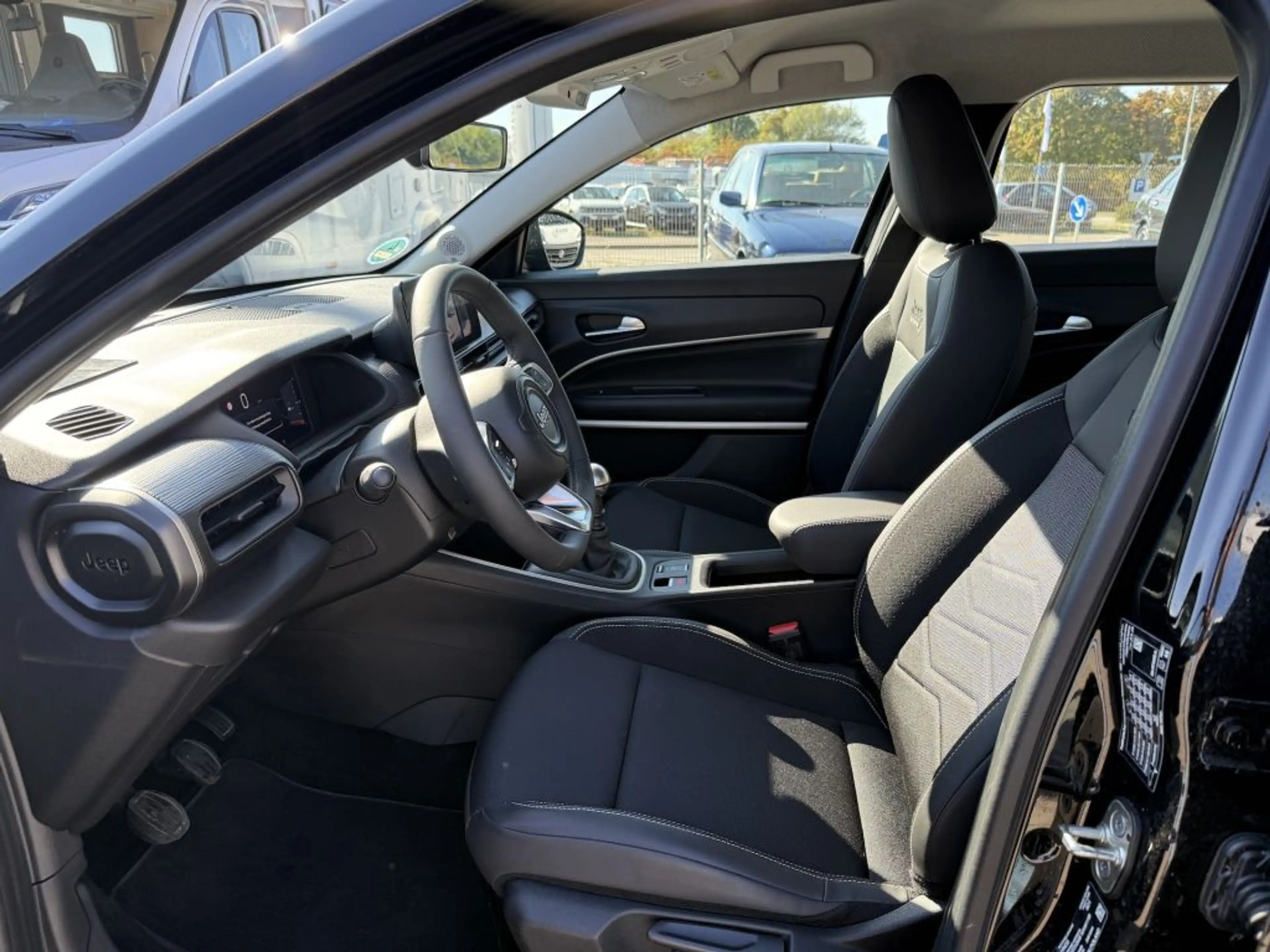 Jeep Avenger 1.2 GSE T3 Turbo-Benzin GDI Altitude — photo 10