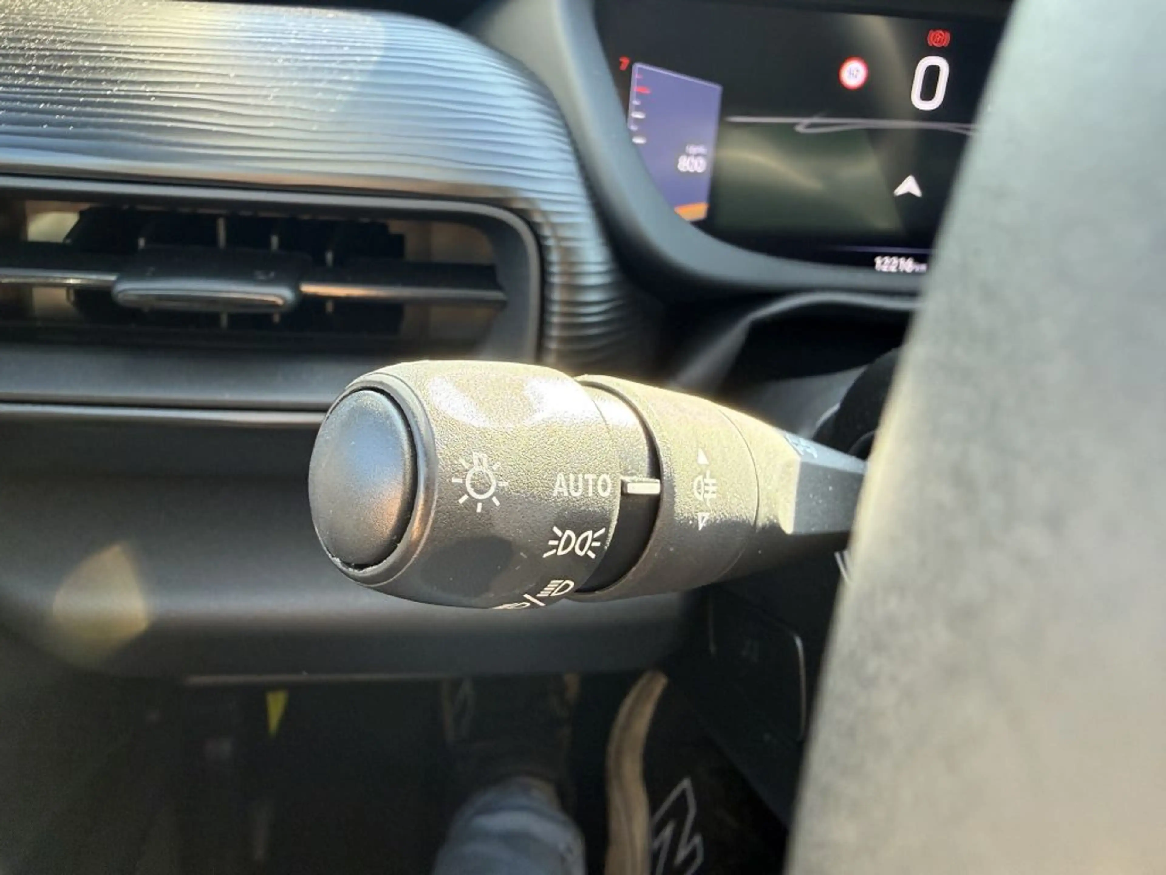 Jeep Avenger 1.2 GSE T3 Turbo-Benzin GDI Altitude — photo 22