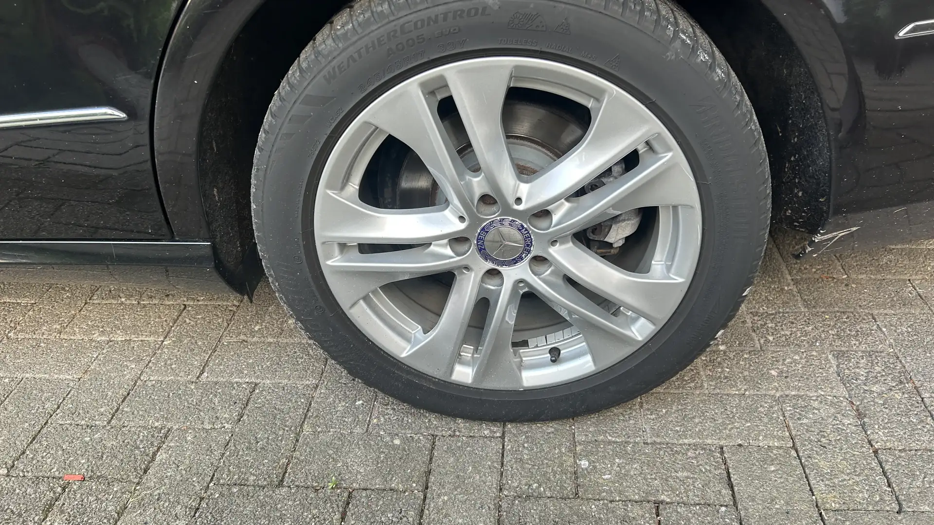 Mercedes-Benz E 300 E 300 T CDI DPF BlueEFFICIENCY 7G-TRONIC Avantgard Černá - 1