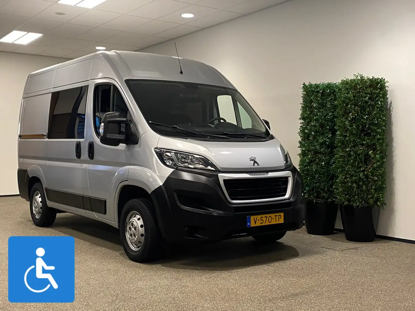 Peugeot Boxer L1H2 Rolstoelbus Zilver - 1