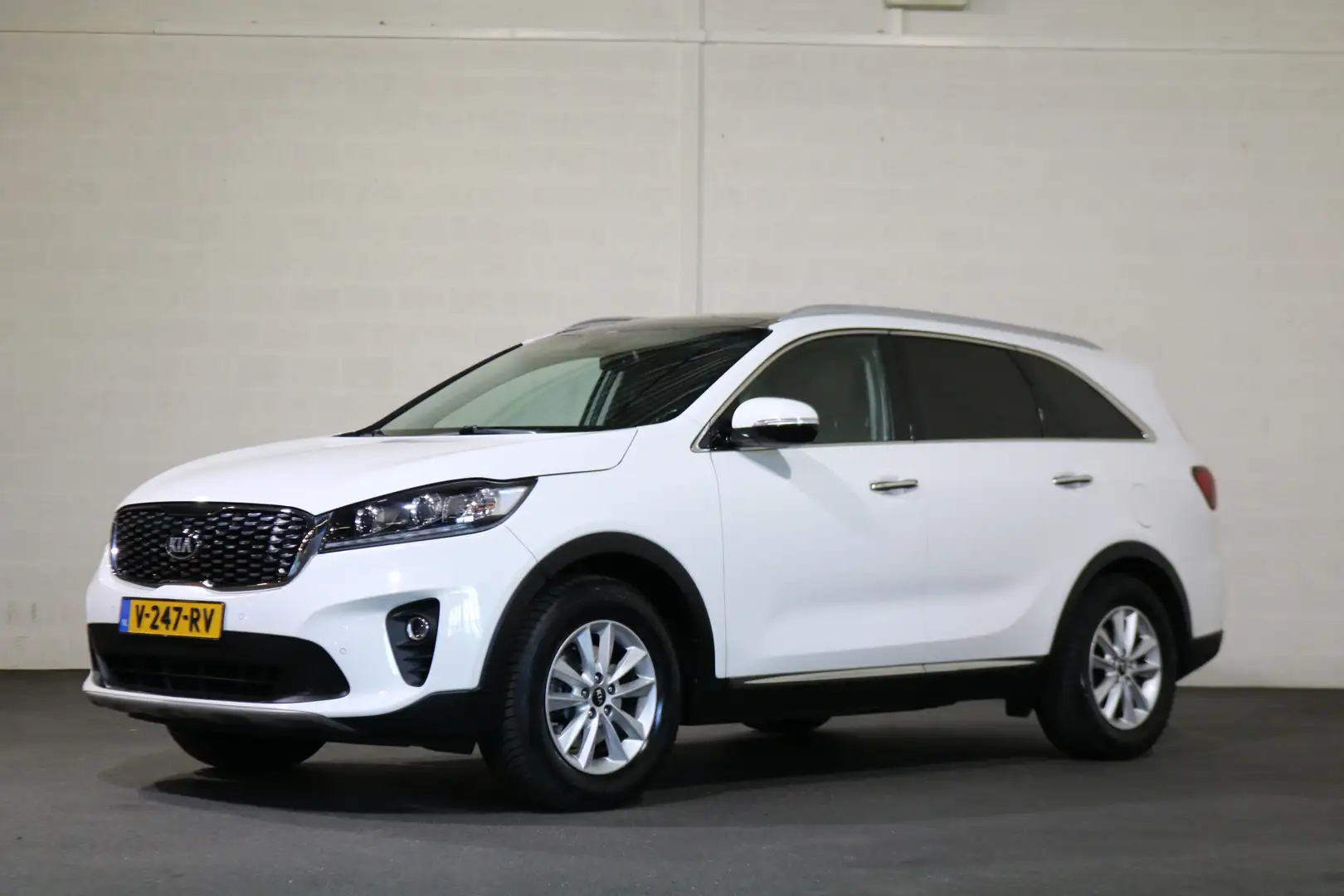 Kia Sorento 2.2 CRDI 200pk Dynamic Automaat Grijs Kenteken Alb - 1