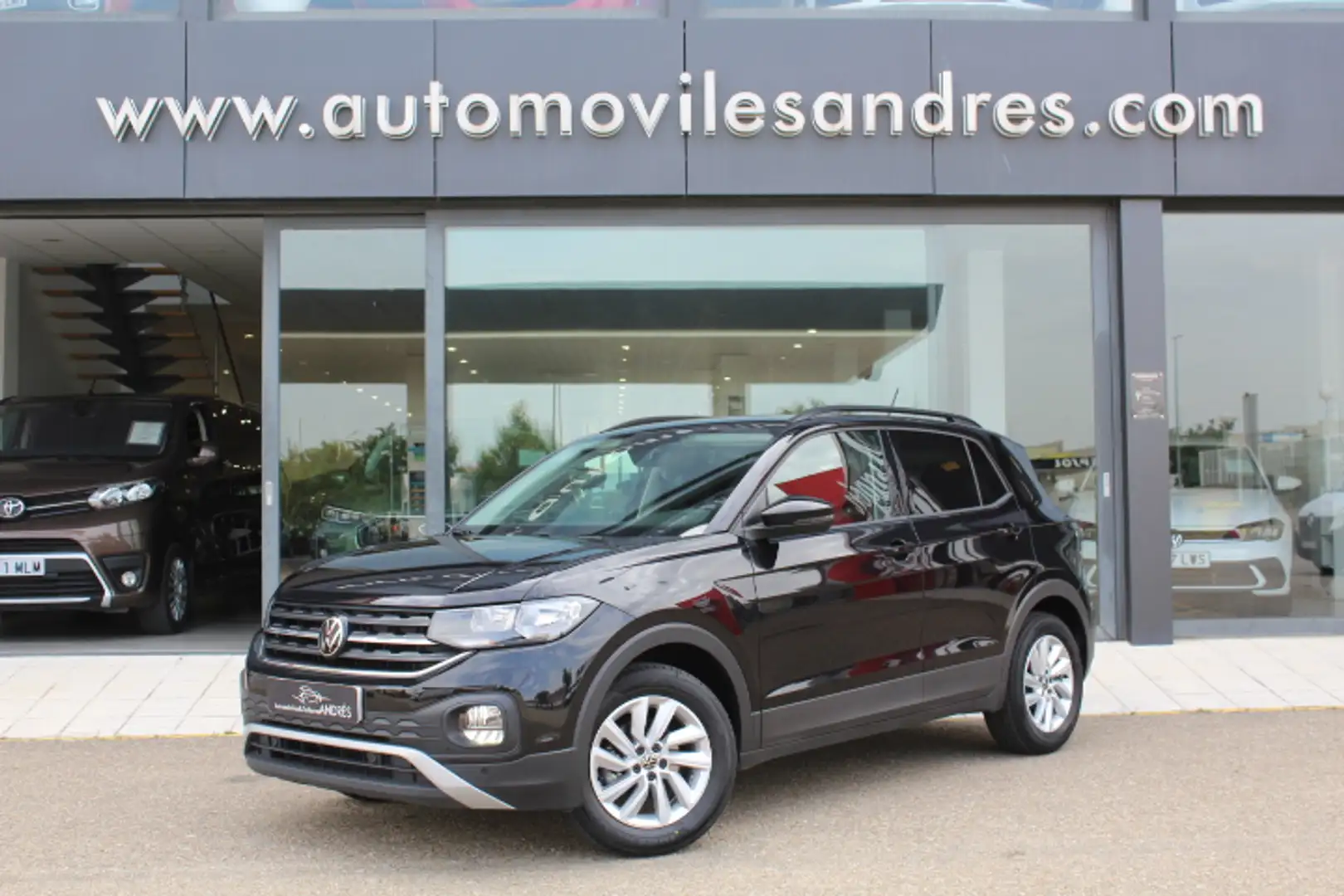 Volkswagen T-Cross 1.0 TSI Advance Noir - 1