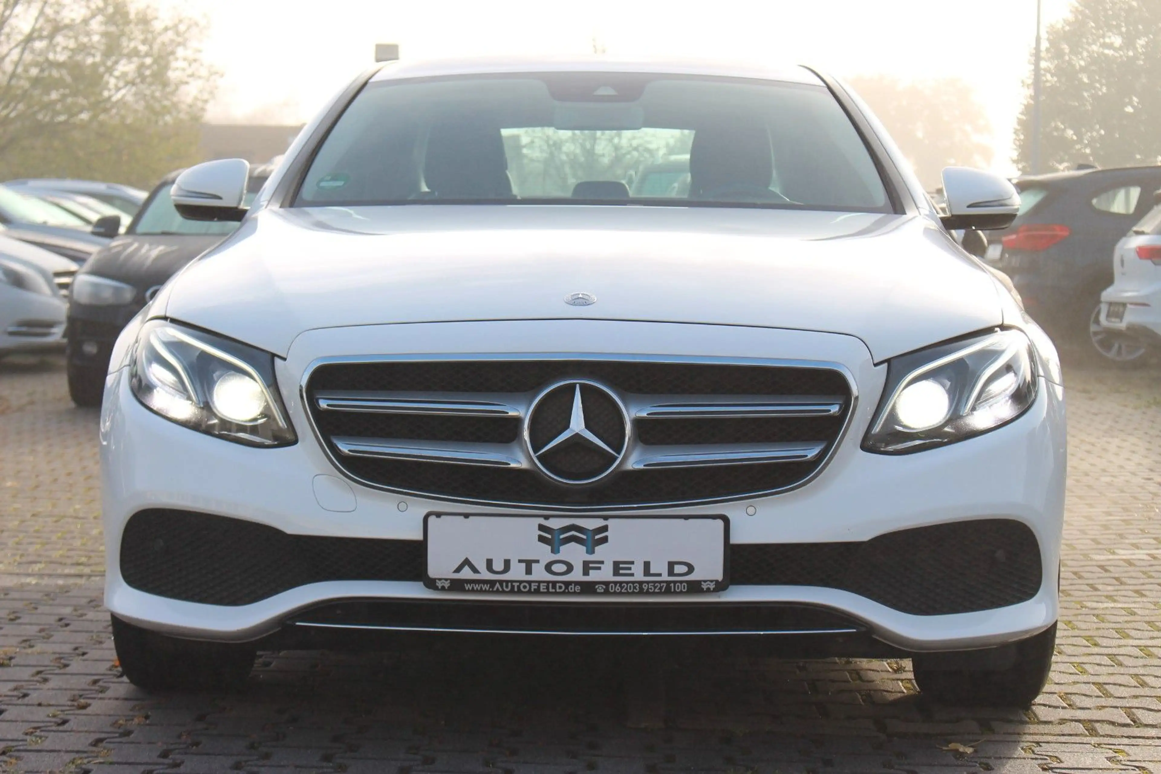 Mercedes-Benz E 220 d BT/AHK/RCAM/PDC/NAVI/SHZ/KLIMA/ — photo 2