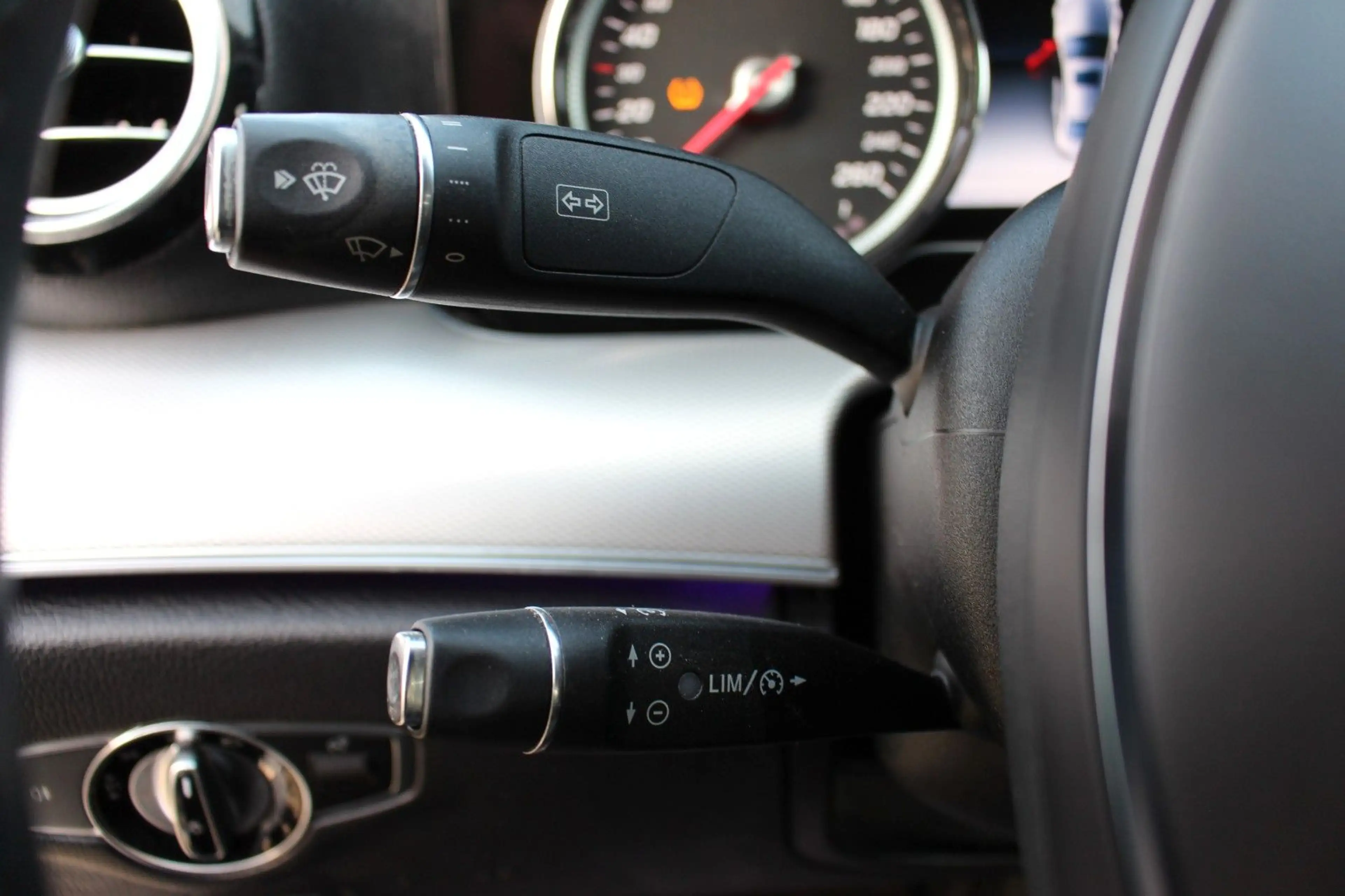 Mercedes-Benz E 220 d BT/AHK/RCAM/PDC/NAVI/SHZ/KLIMA/ — photo 15