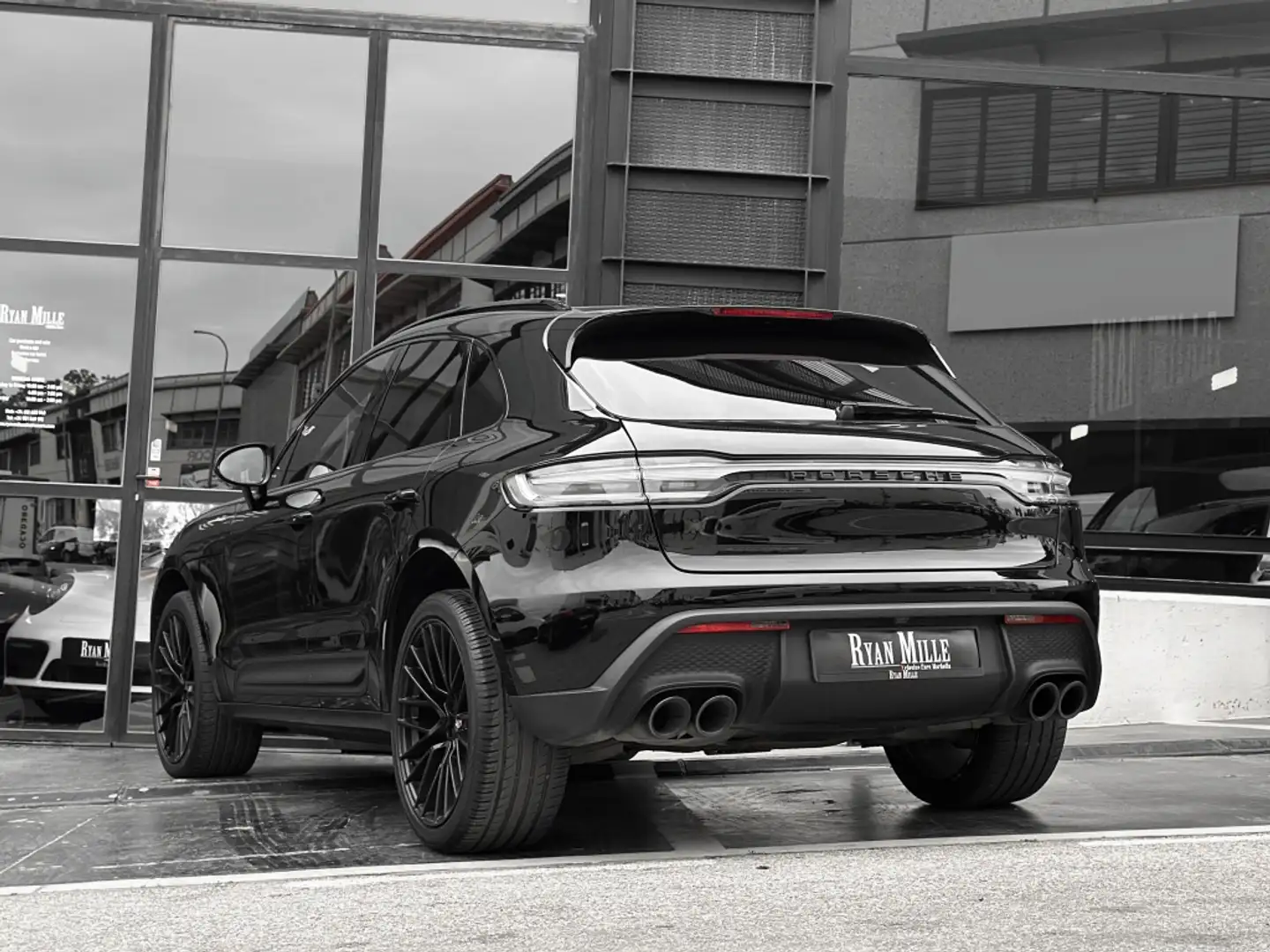 Porsche Macan Aut. Negro - 2