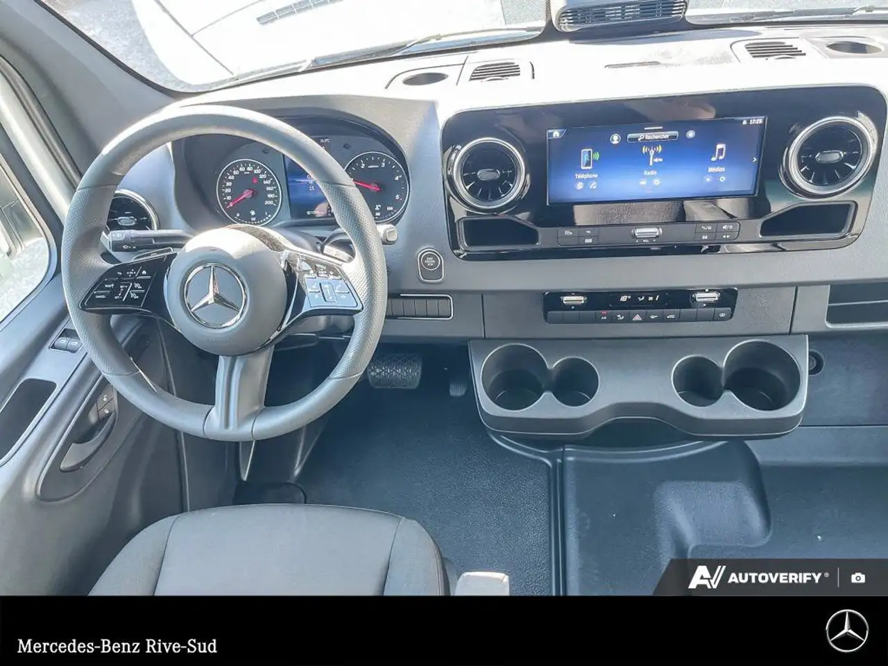 Mercedes-Benz Sprinter снимка Mercedes-Benz Sprinter