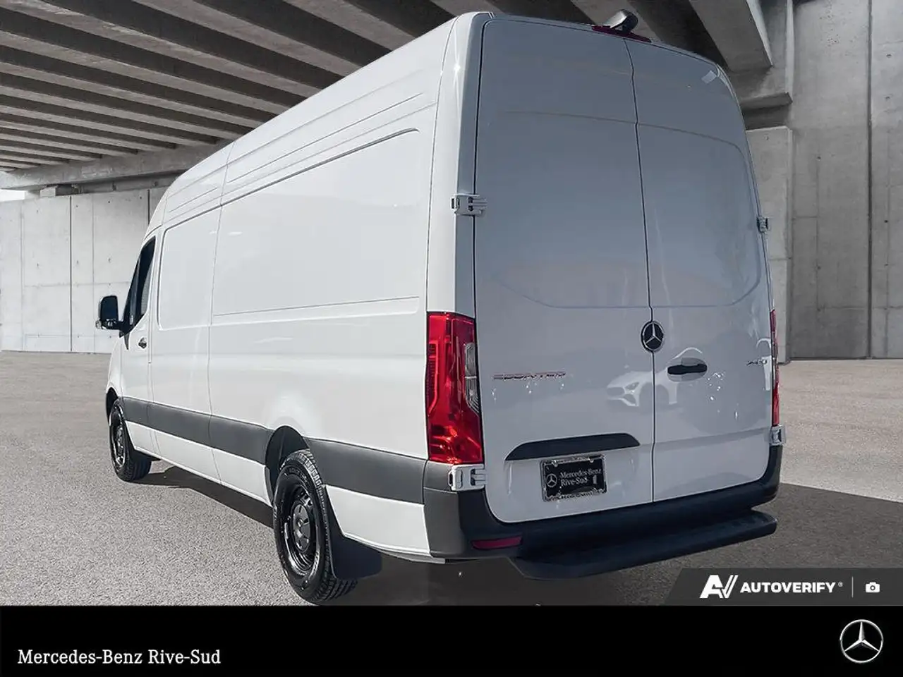 Mercedes-Benz Sprinter снимка Mercedes-Benz Sprinter