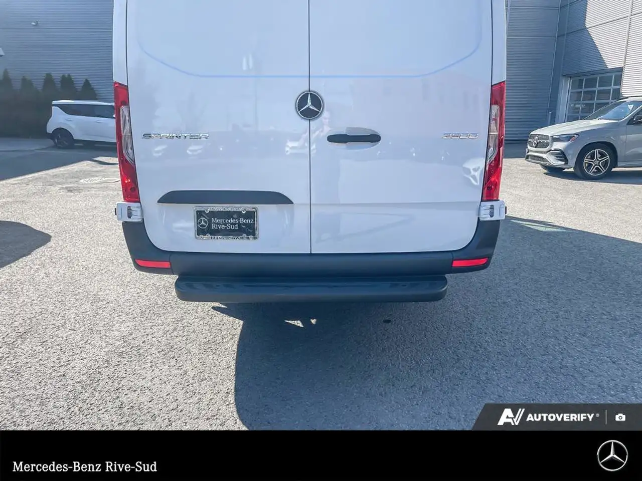 Mercedes-Benz Sprinter снимка Mercedes-Benz Sprinter