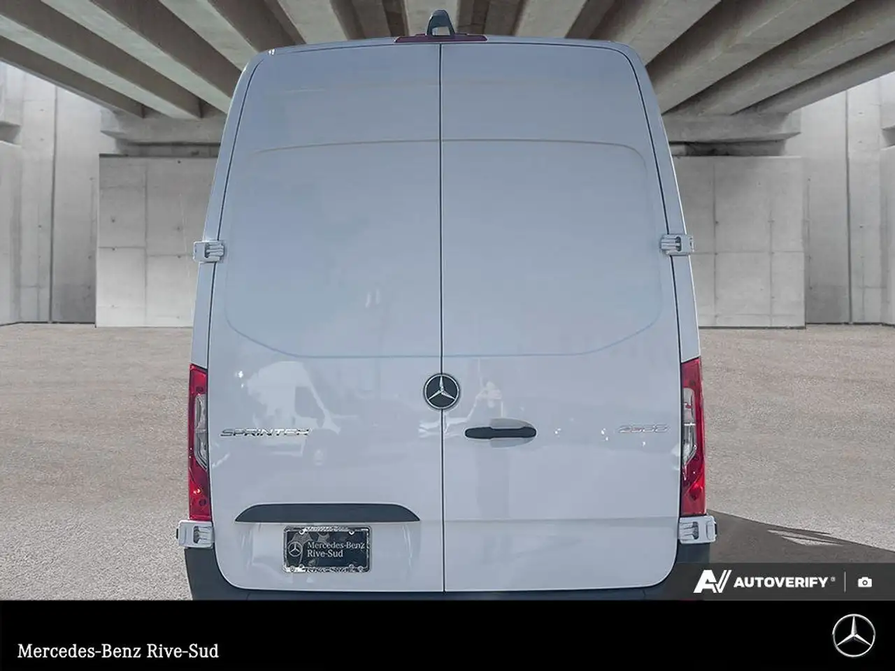 Mercedes-Benz Sprinter снимка Mercedes-Benz Sprinter