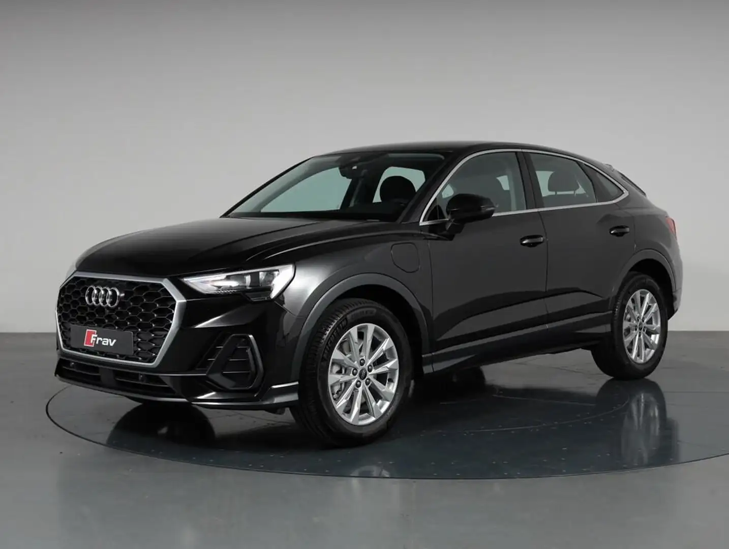 Audi Q3 Sportback 45 1.4 tfsi e s-tronic Чорний - 1