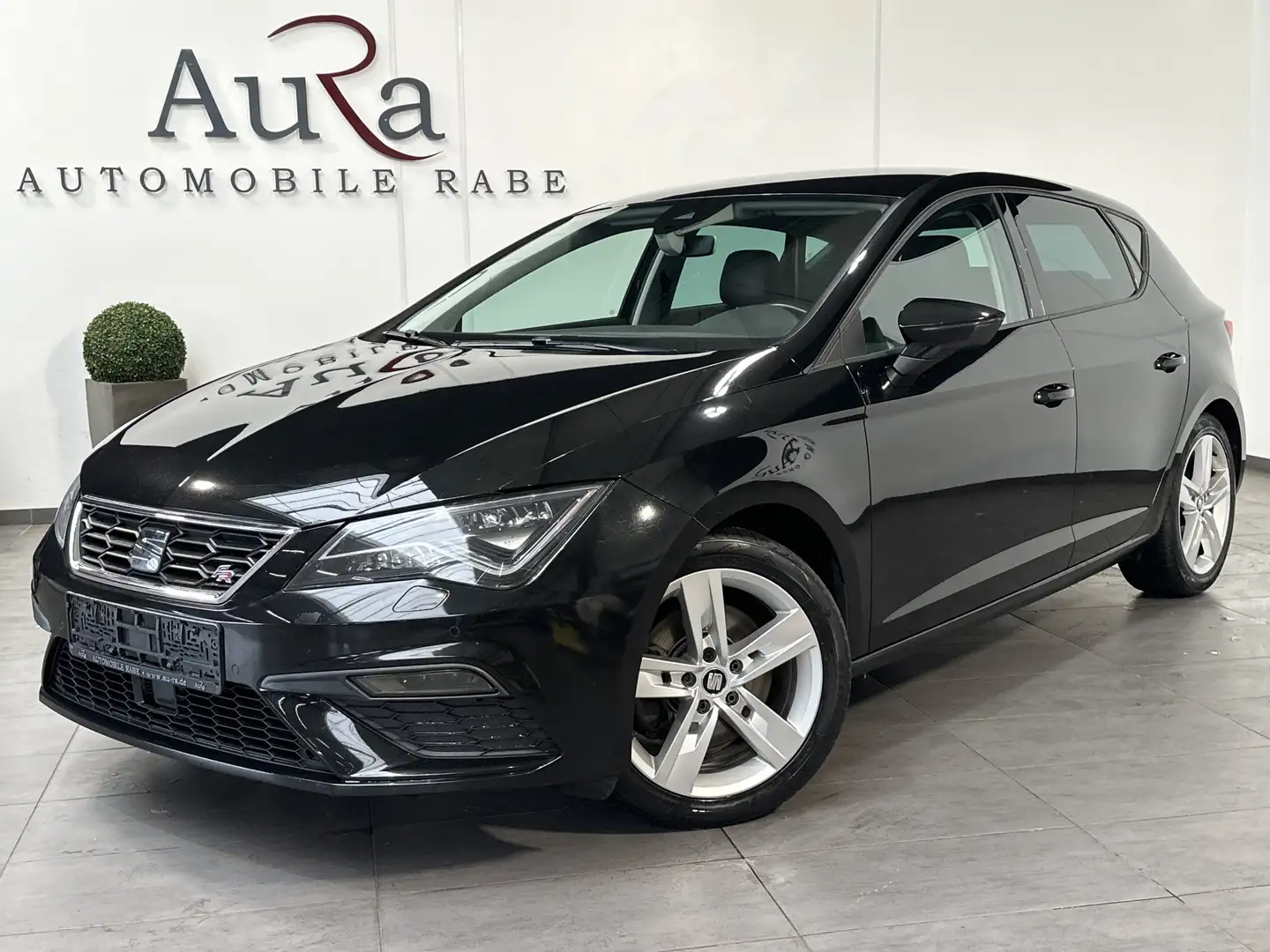 SEAT Leon 2.0 TDI FR DSG NAV+LED+SHZ+APS+CARPLAY+ACC Schwarz - 1