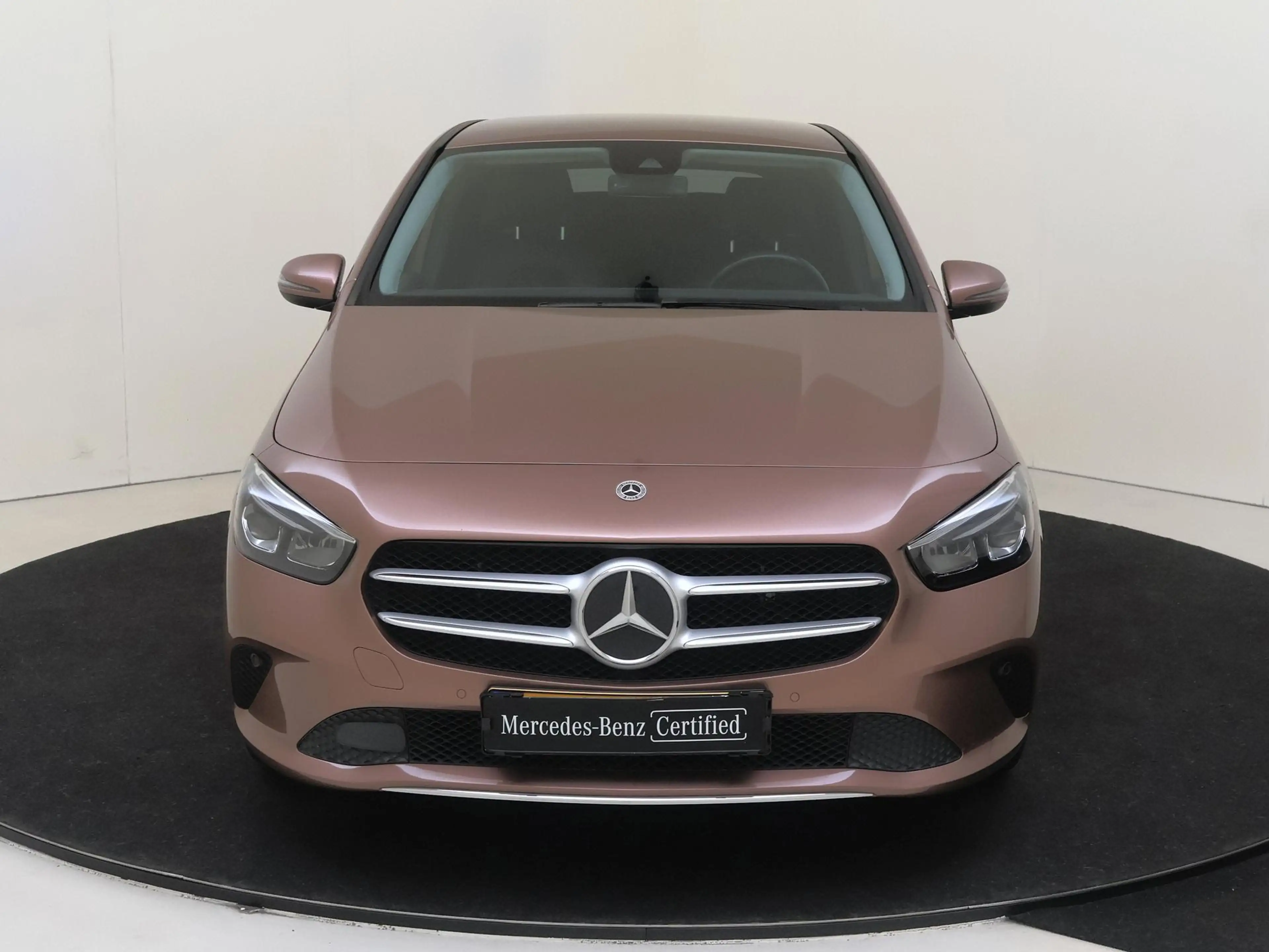 Mercedes-Benz B 250 e AMG Line /Stoelverwarming /Achteruitrijcamera — photo 8