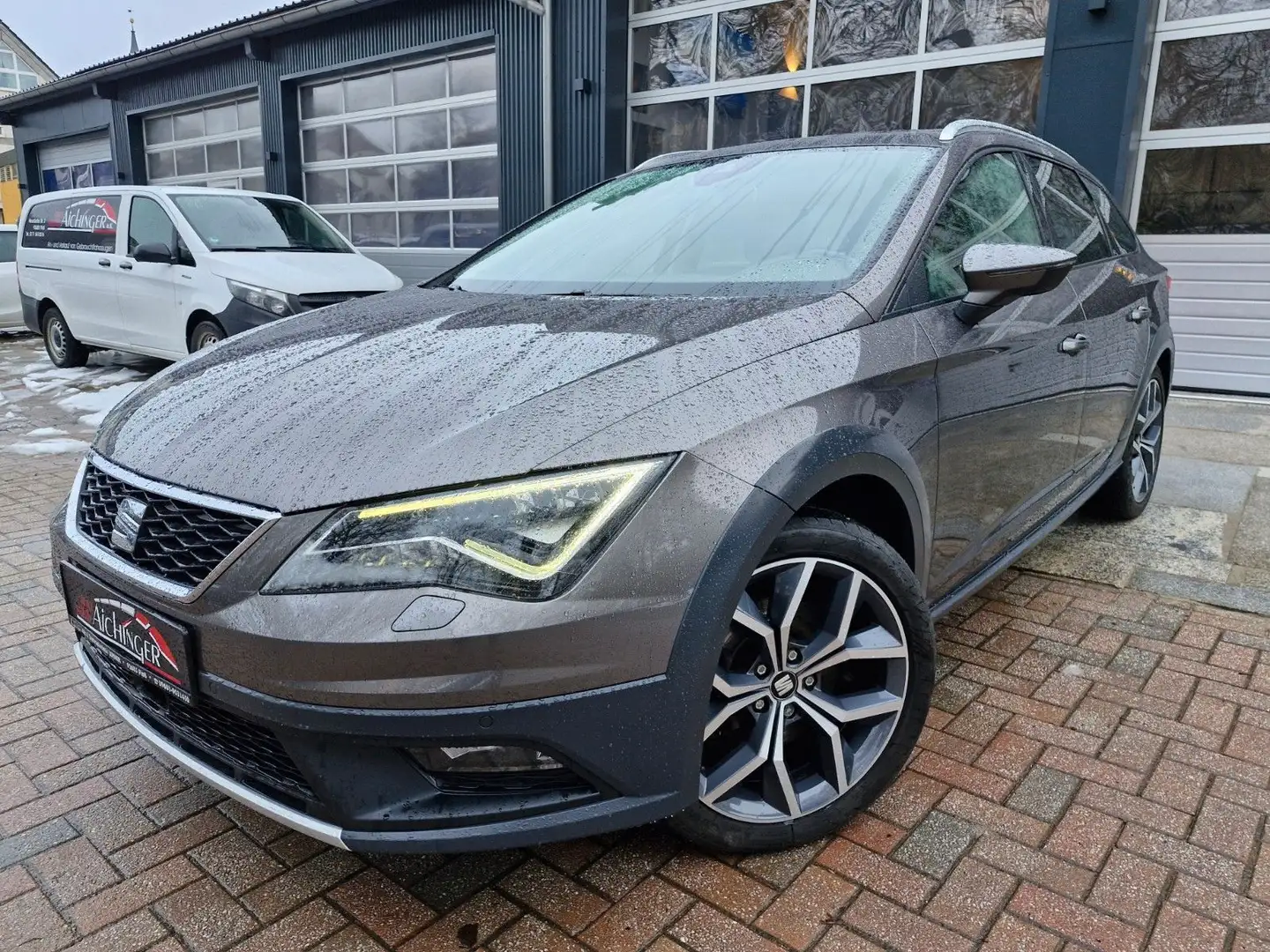 SEAT Leon ST X-Perience 4Drive Pano 1.Hand 8-Fach LED Grau - 1