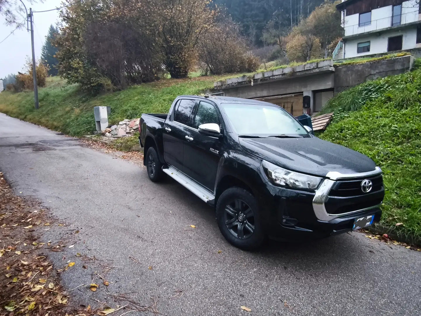 Toyota Hilux Hilux 2.4 d-4d double cab Lounge 4wd Nero - 2