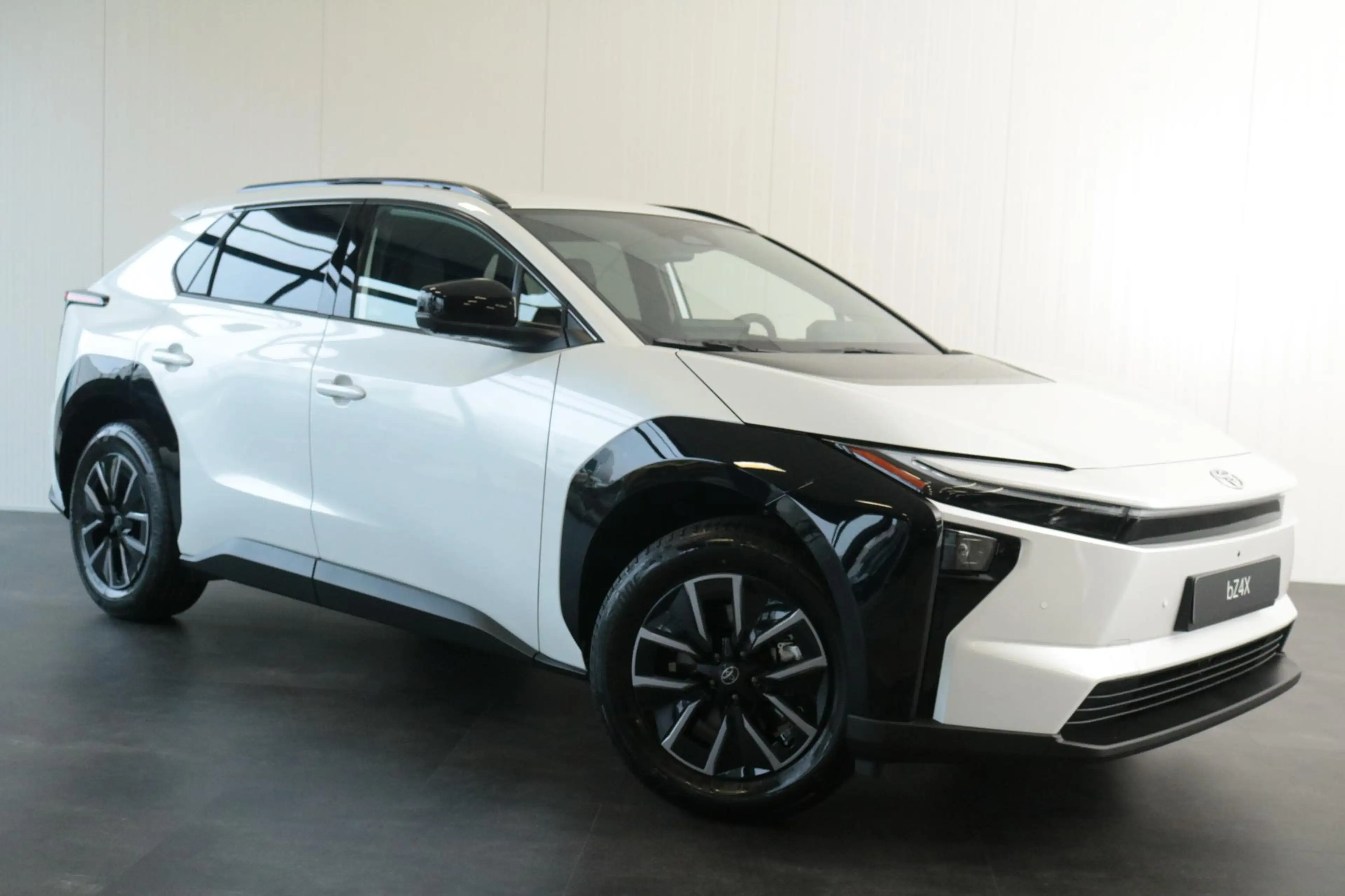 Toyota bZ4X Executive 73 kWh, JBL audio — photo 4