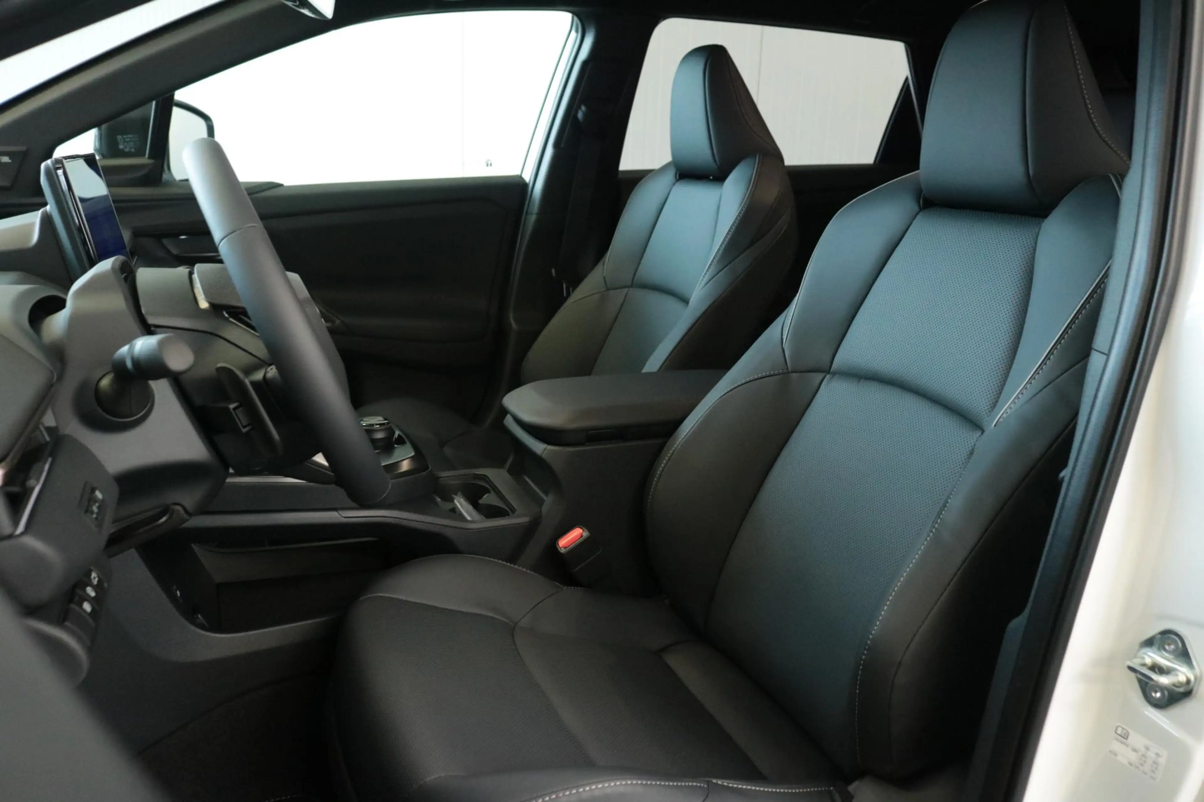 Toyota bZ4X Executive 73 kWh, JBL audio — photo 7