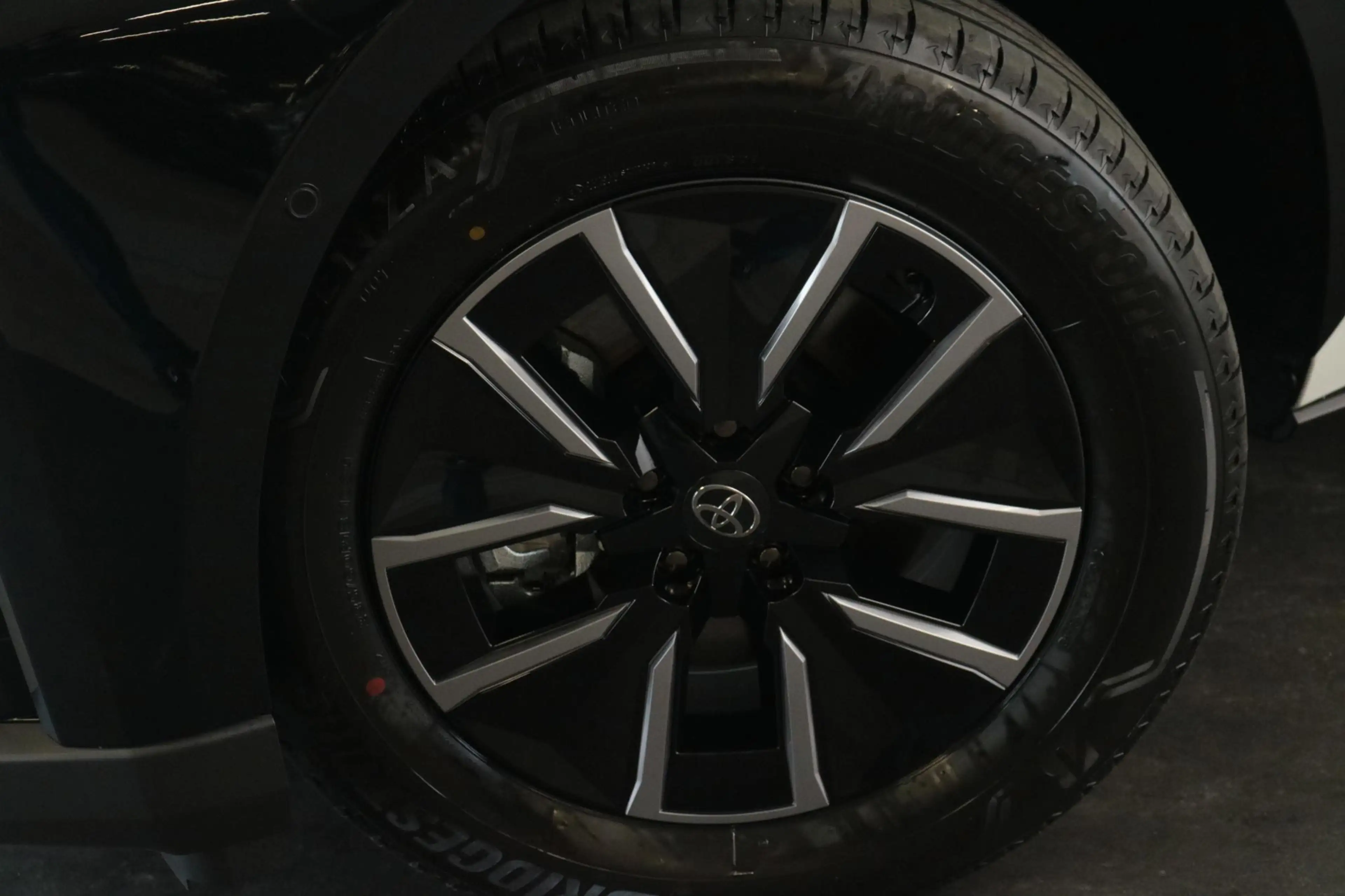 Toyota bZ4X Executive 73 kWh, JBL audio — photo 9