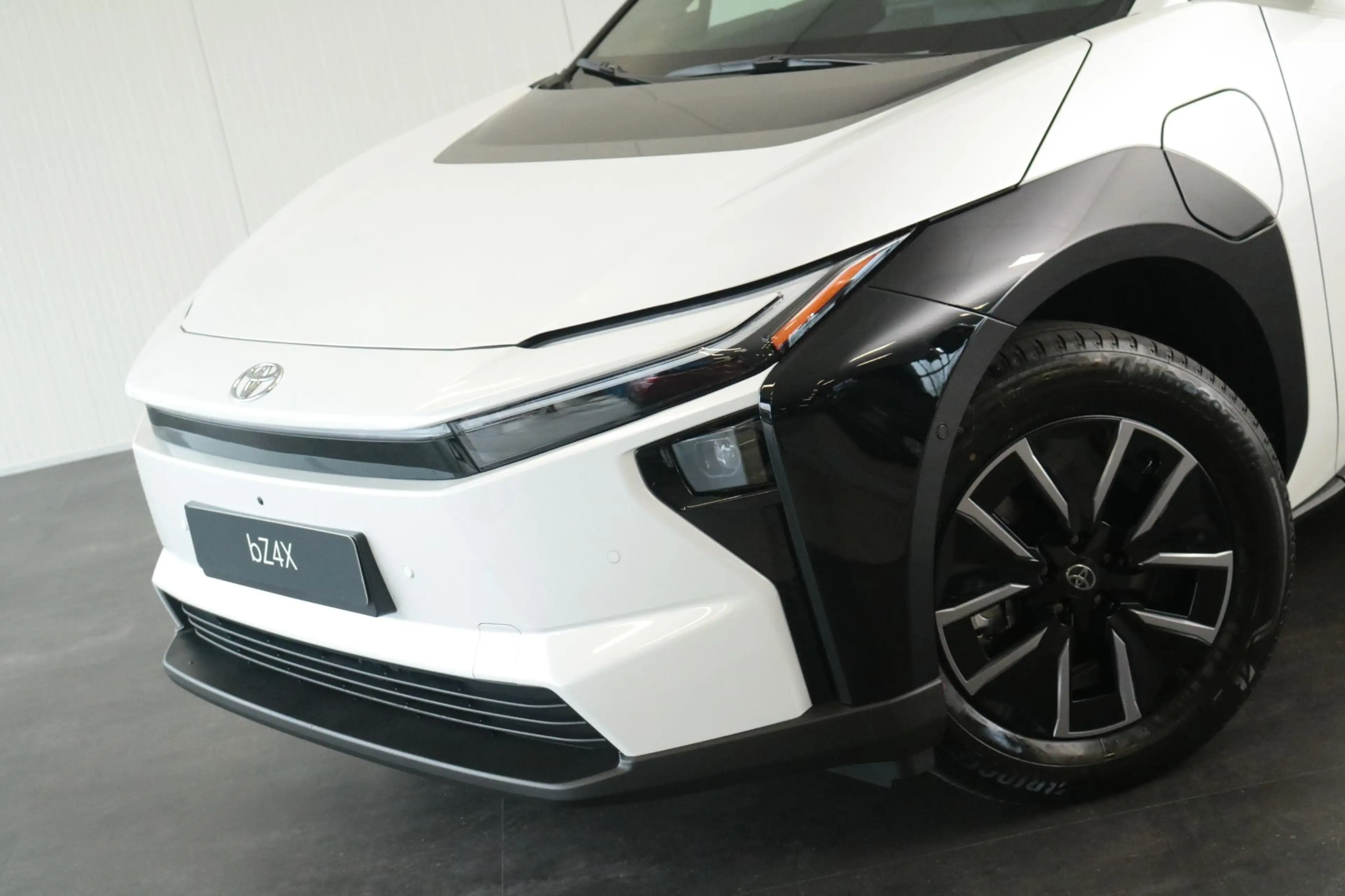 Toyota bZ4X Executive 73 kWh, JBL audio — photo 8