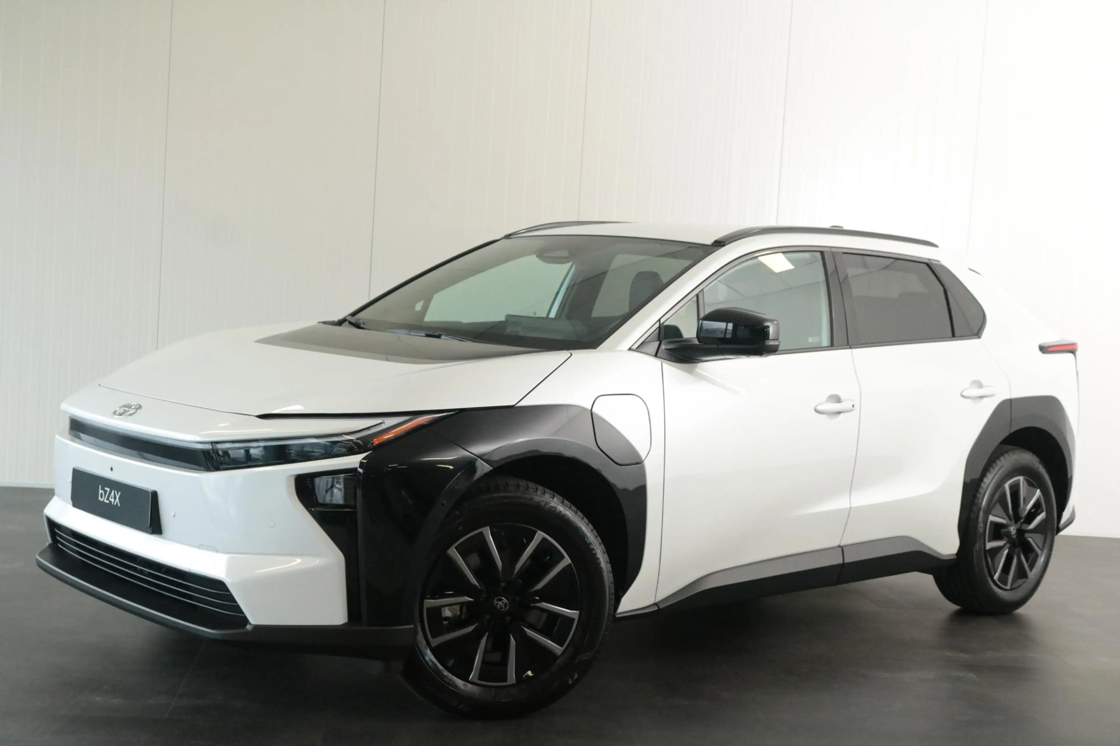 Toyota bZ4X Executive 73 kWh, JBL audio — photo 2
