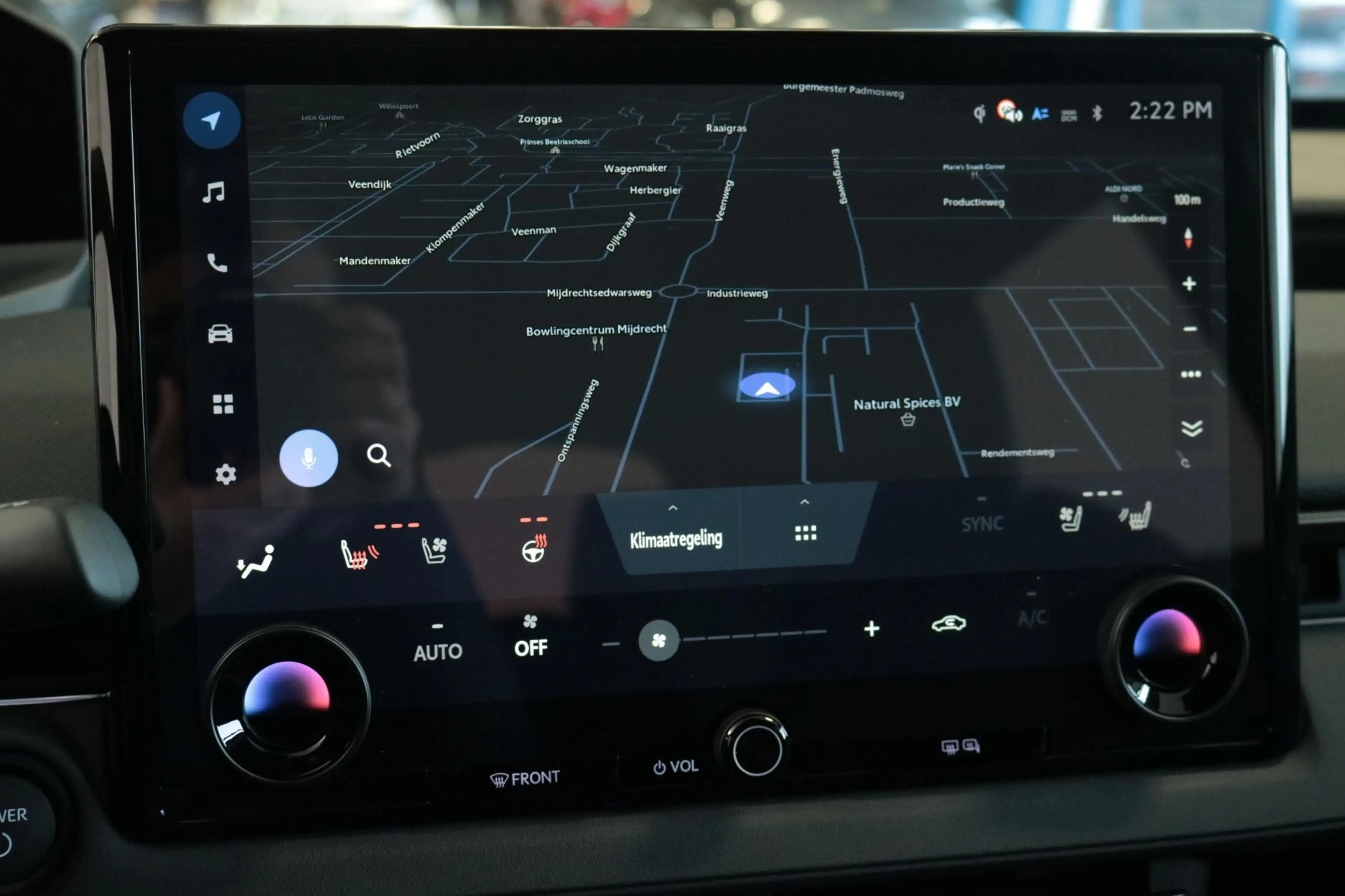 Toyota bZ4X Executive 73 kWh, JBL audio — photo 13