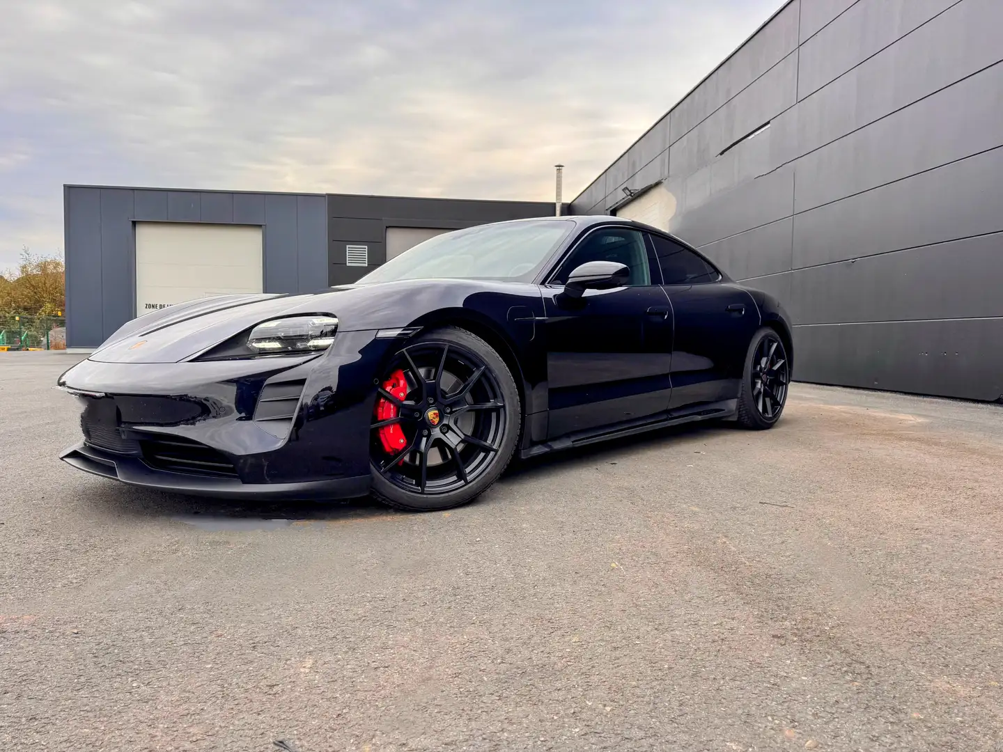 Porsche Taycan Taycan GTS Porsche Approuved FULL - Carbon Noir - 1