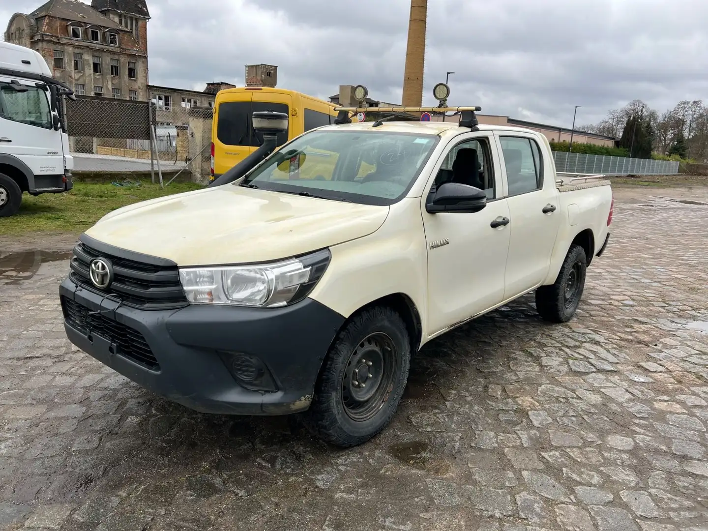 Toyota Hilux Double Cab Duty 4x4 Klima Белый - 1