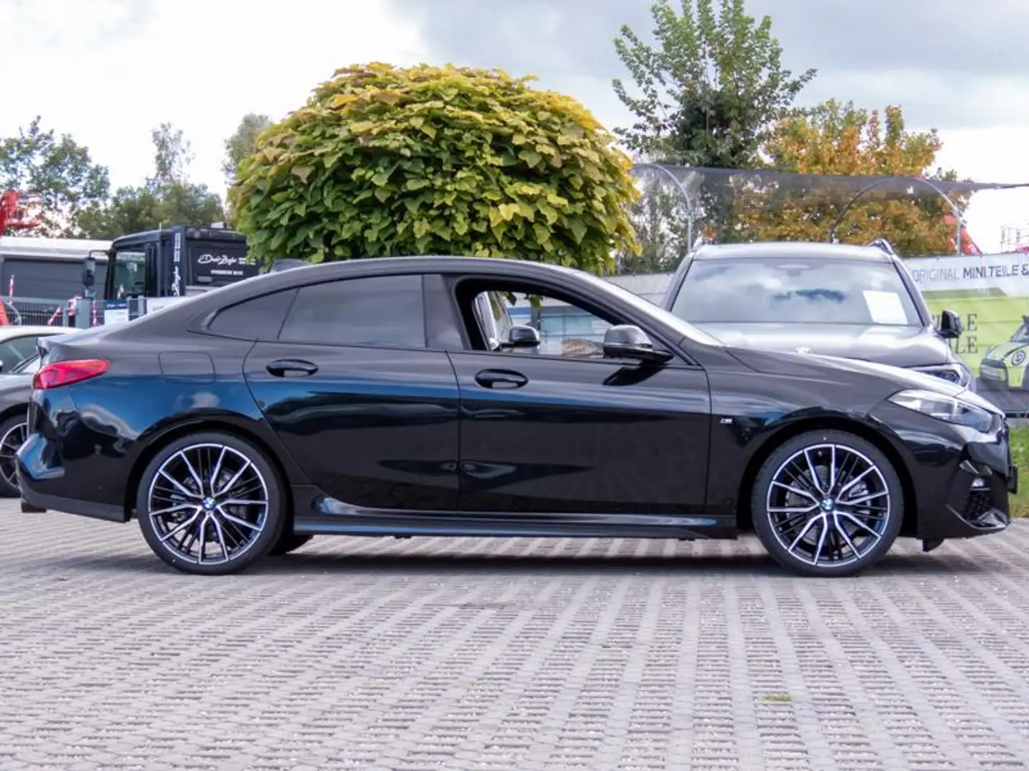 BMW 220 i Gran Coupe M Sport 19" ACC AHK PanoDach H&K Schwarz - 2
