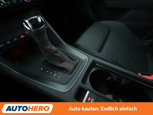 Audi RS Q3 view 24
