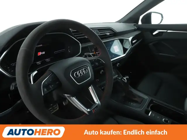 Audi RS Q3 view 11