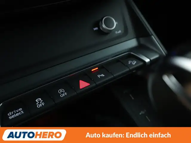 Audi RS Q3 view 28