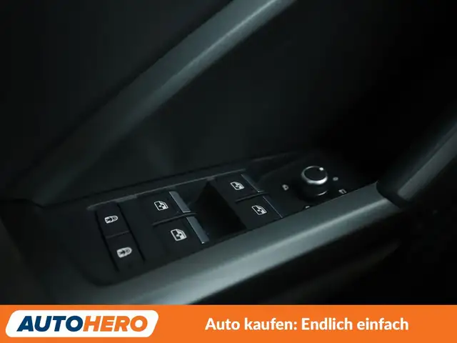 Audi RS Q3 view 25