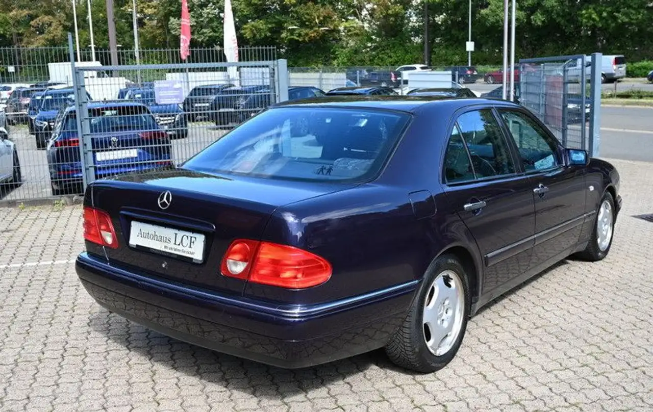 Mercedes-Benz E 200 AVANTGARDE Klima Schiebed. Autom. Rentner, foto 8