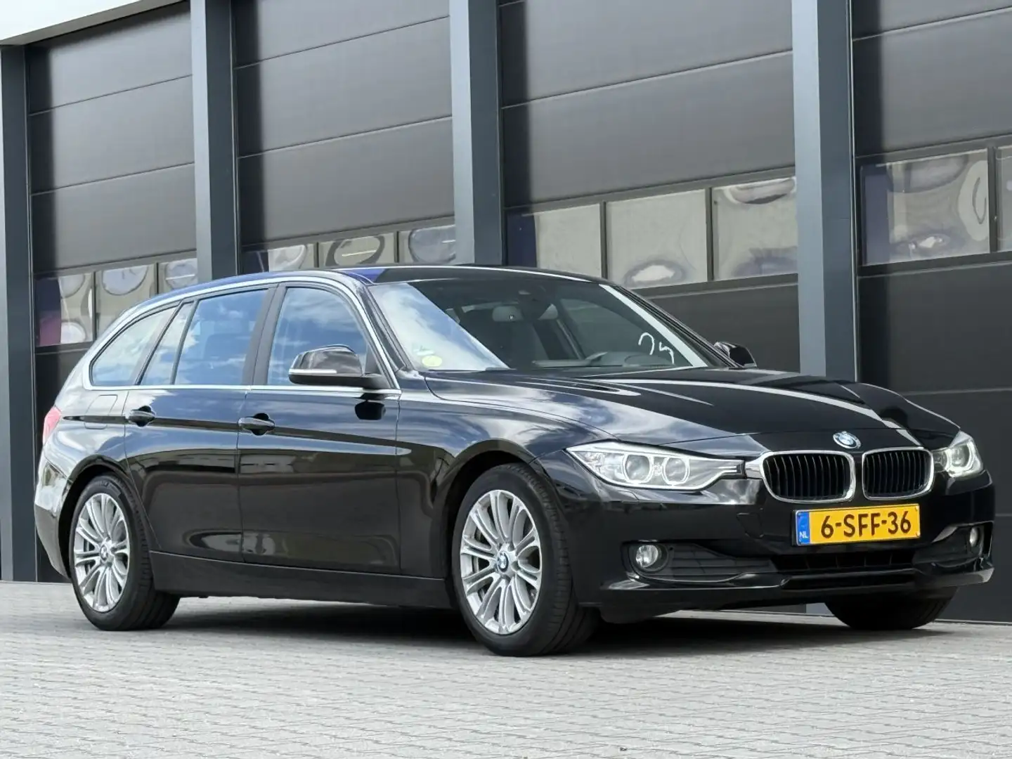 BMW 320 3-serie 320d Leer Clima Xenon Zwart - 2