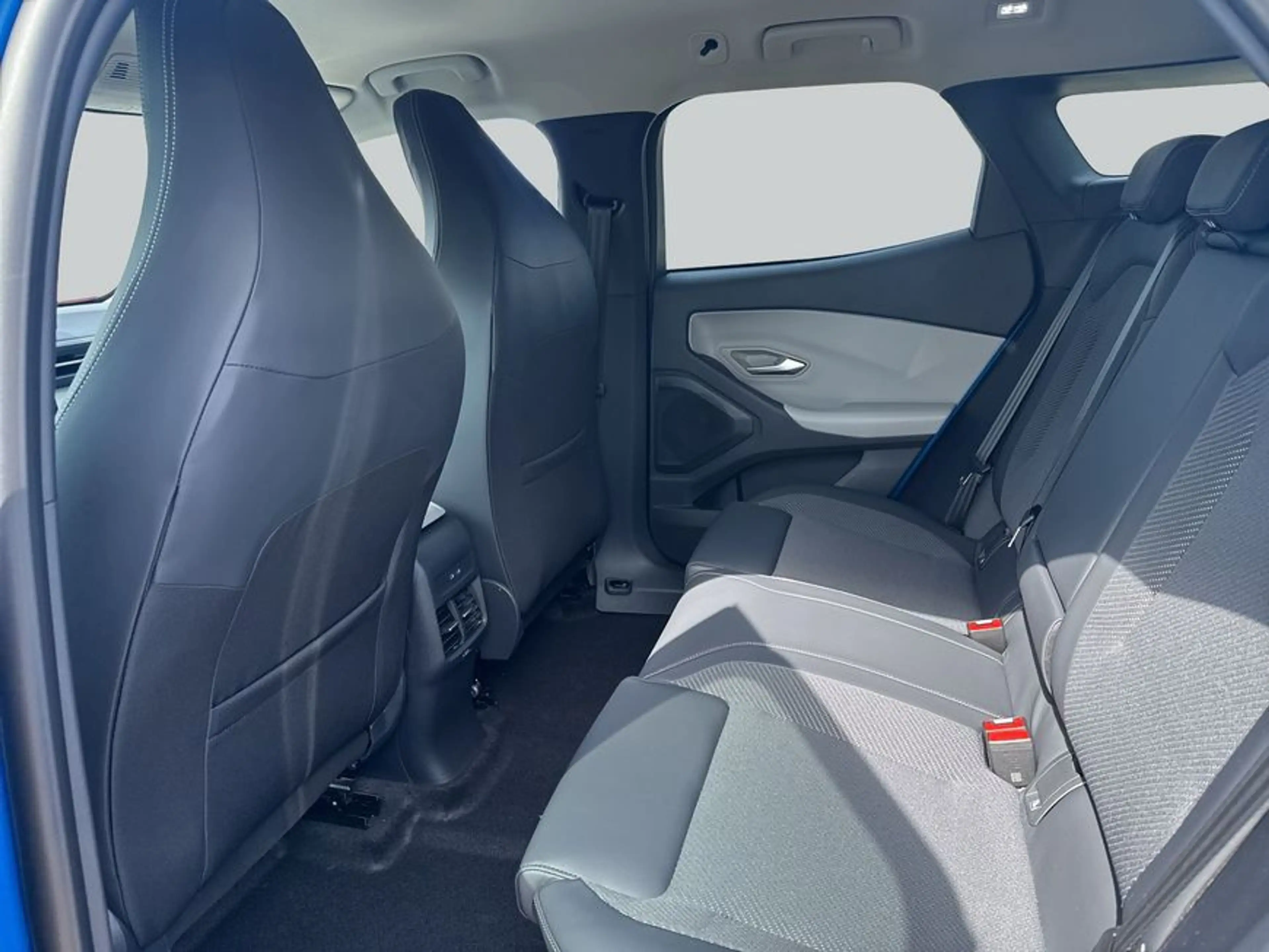 Ford Explorer Elektromotor mit Standard Range RWD 58kWh — photo 12