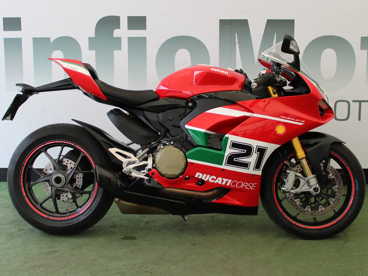 Ducati Panigale V2 Bayliss Anniversary - 1