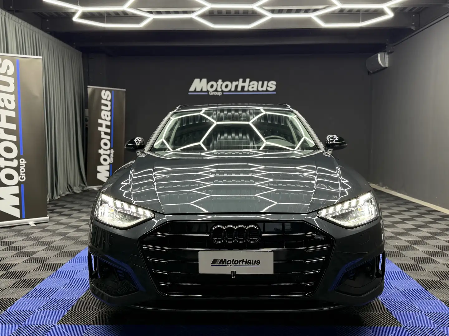 Audi A4 35 2.0 tdi mhev Business Advanced 163cv Grigio - 2