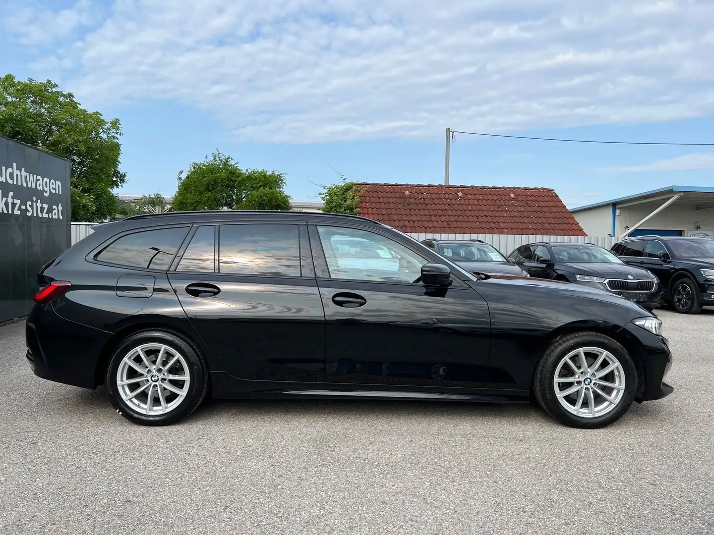 BMW 320 d  Touring Aut. | HUD/AHK/ACC Schwarz - 2