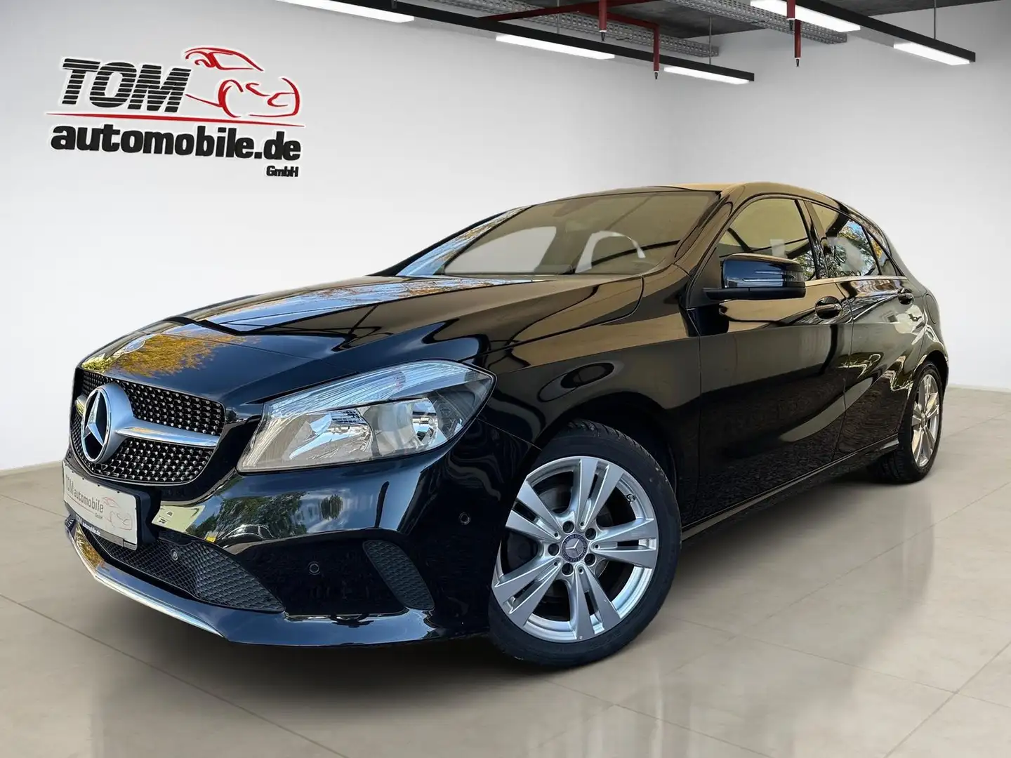 Mercedes-Benz A 180 BE Urban Lim. STANDHEIZ*SHZ*NAVI*LEDER Schwarz - 1
