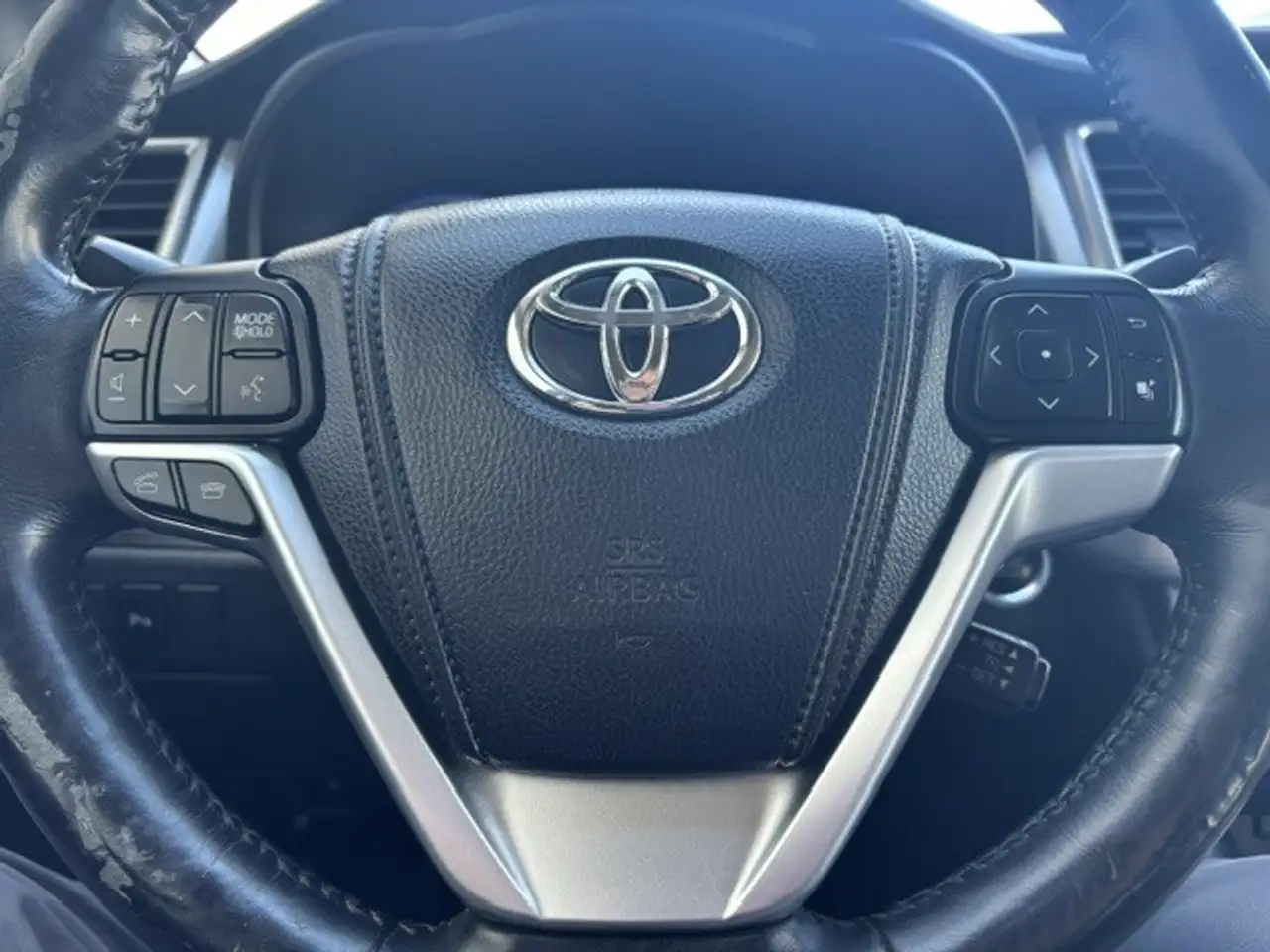Toyota Highlander снимка Toyota Highlander