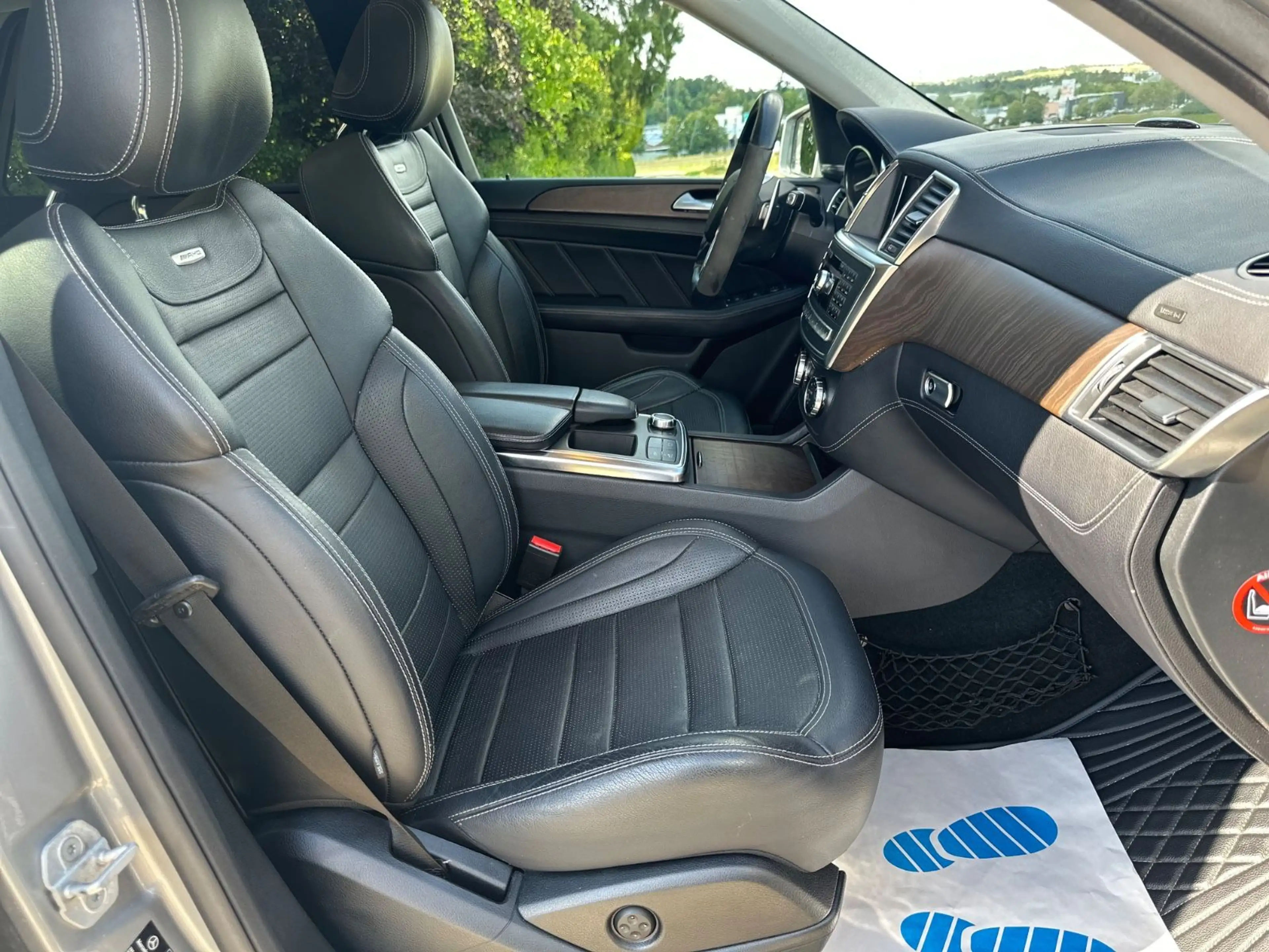 Mercedes-Benz ML 63 AMG 4Matic*Vollausstattung*AHK*360°*Harman — photo 14