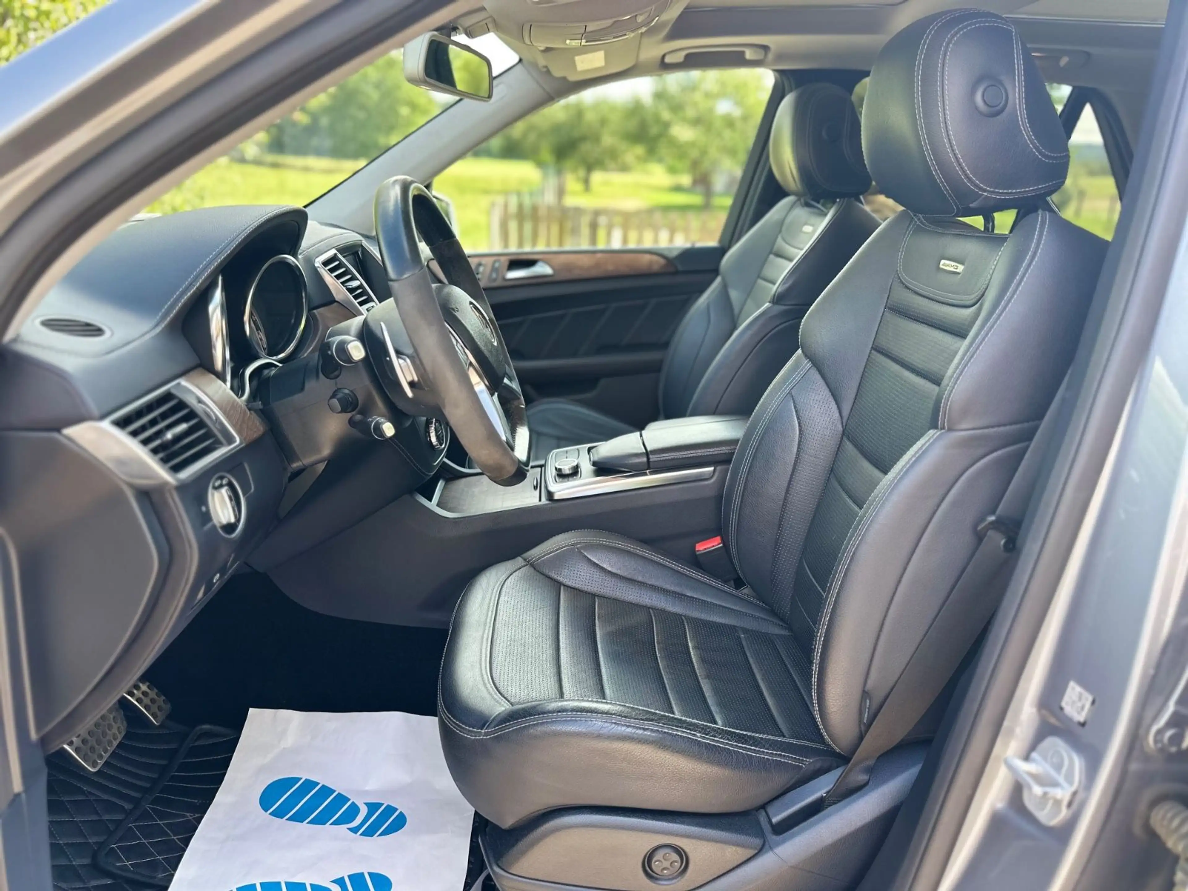 Mercedes-Benz ML 63 AMG 4Matic*Vollausstattung*AHK*360°*Harman — photo 12