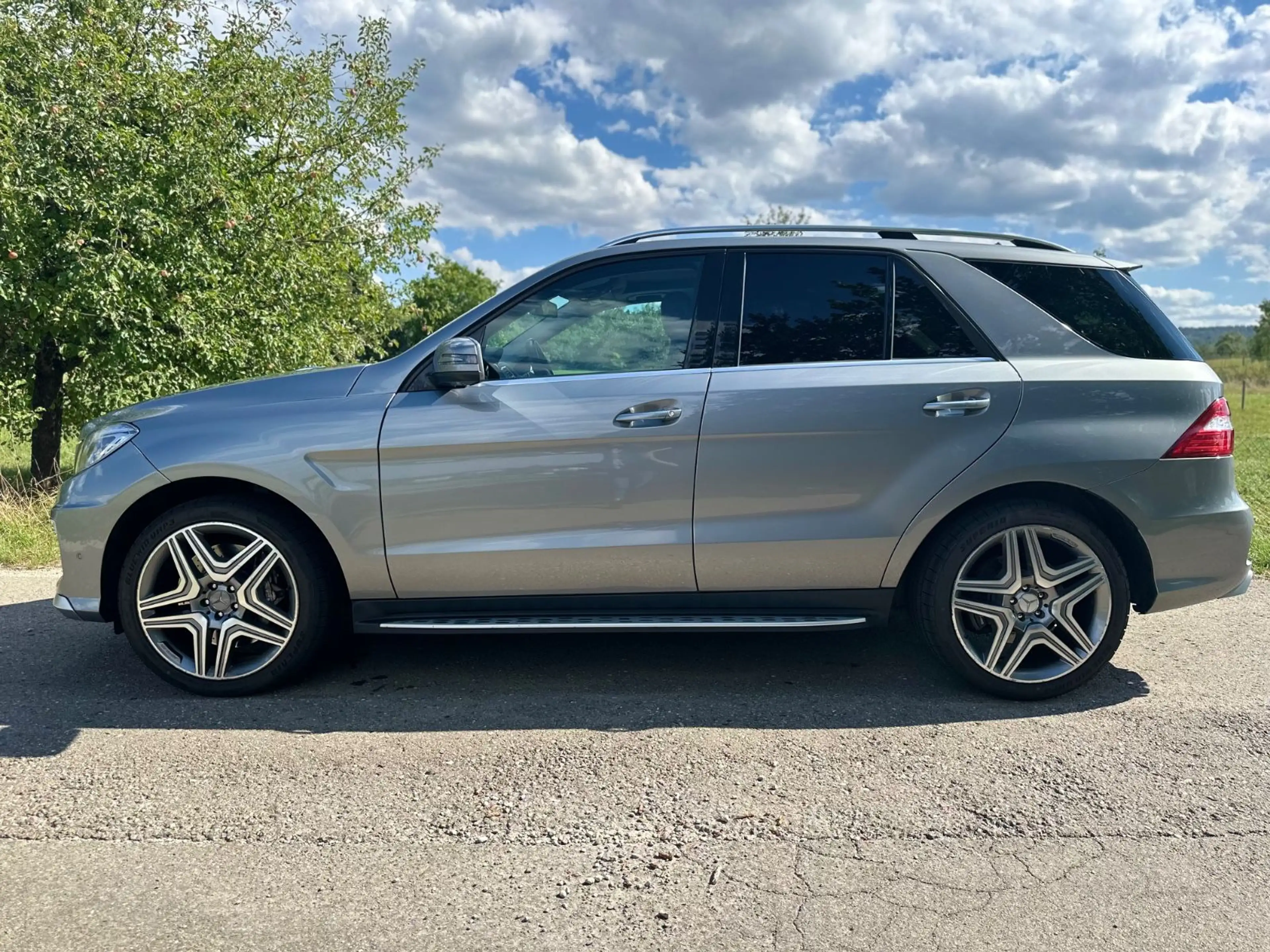 Mercedes-Benz ML 63 AMG 4Matic*Vollausstattung*AHK*360°*Harman — photo 3
