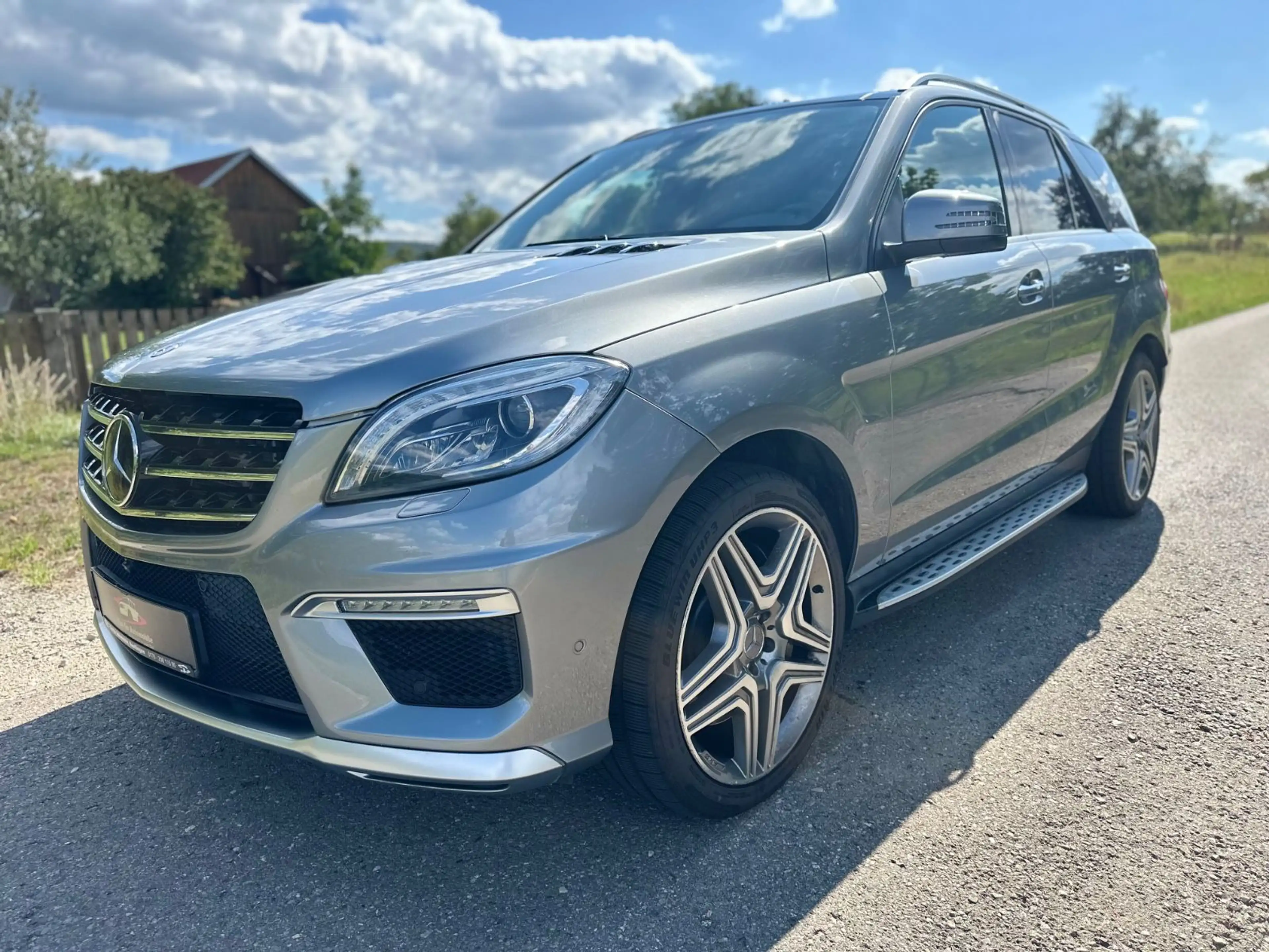 Mercedes-Benz ML 63 AMG 4Matic*Vollausstattung*AHK*360°*Harman — photo 2
