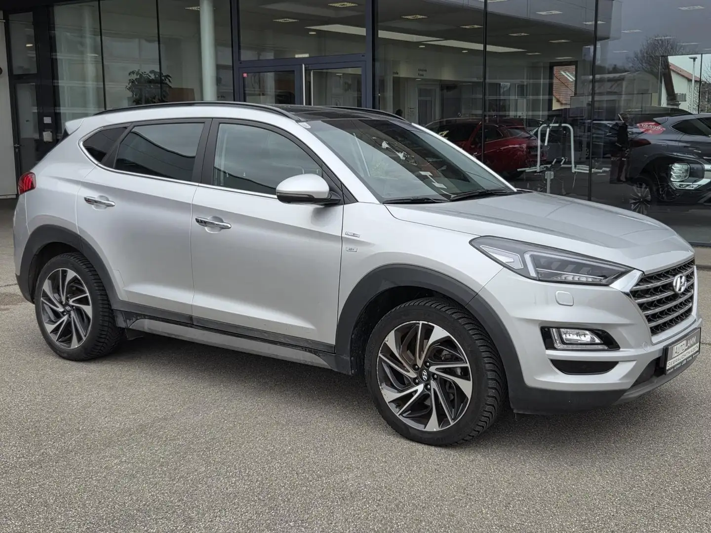 Hyundai TUCSON Tucson 2,0 CRDI 4WD Level 6 Aut. Level 6 Silber - 2