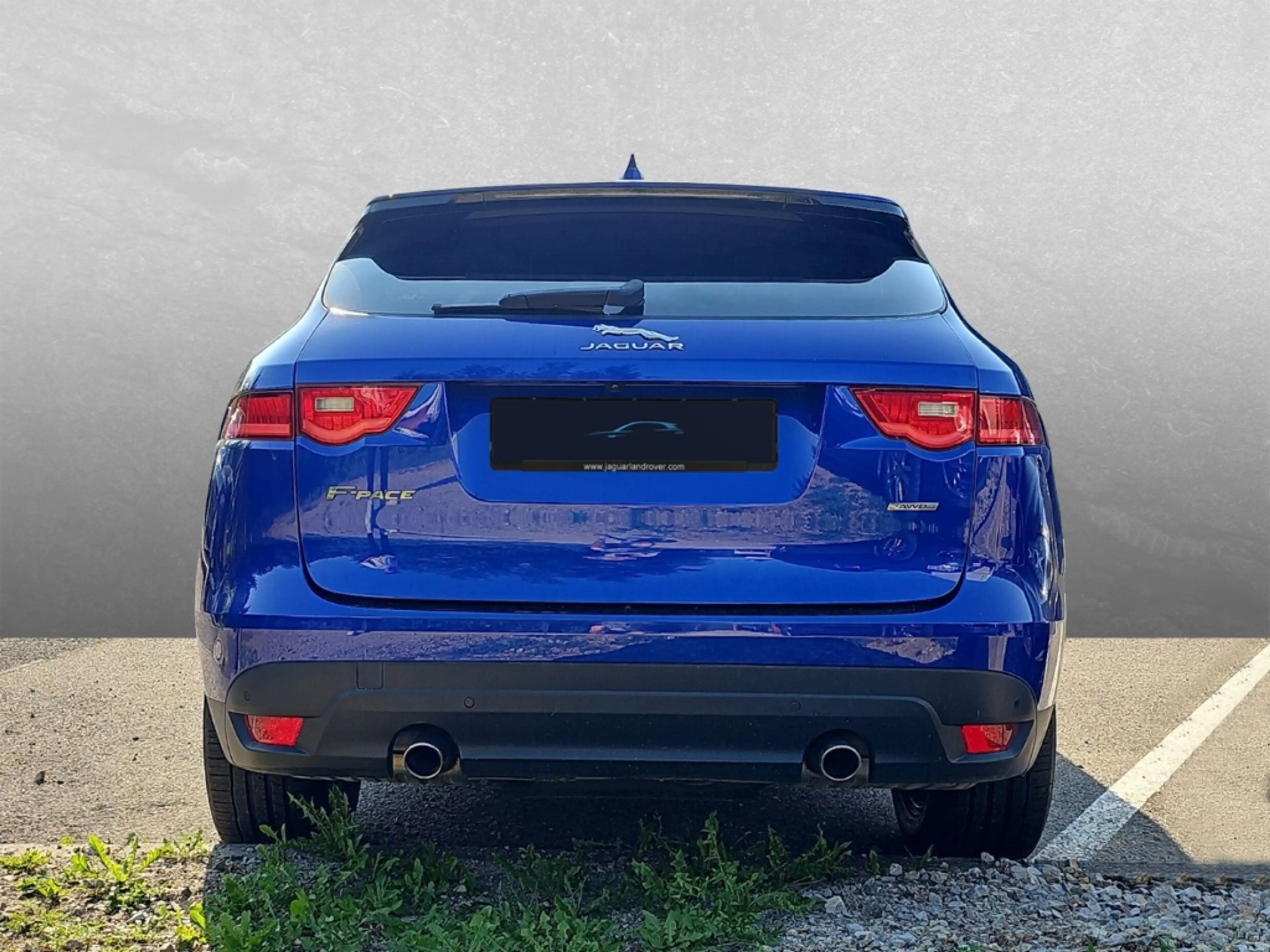 Jaguar F-Pace 25d AWD Prestige — photo 8