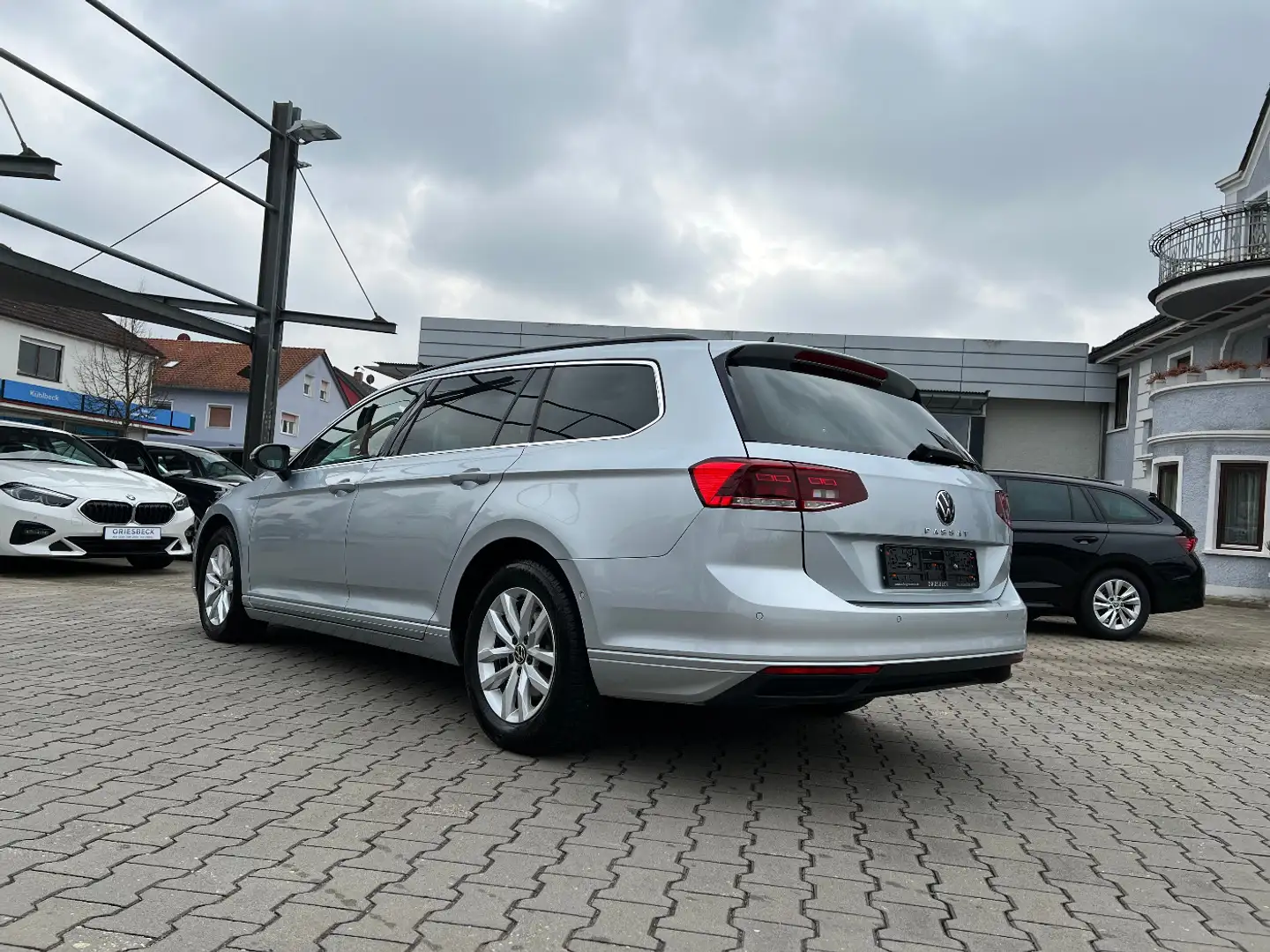 Volkswagen Passat Variant 2.0 TDI Business LED ACC el. Heck Silber - 2
