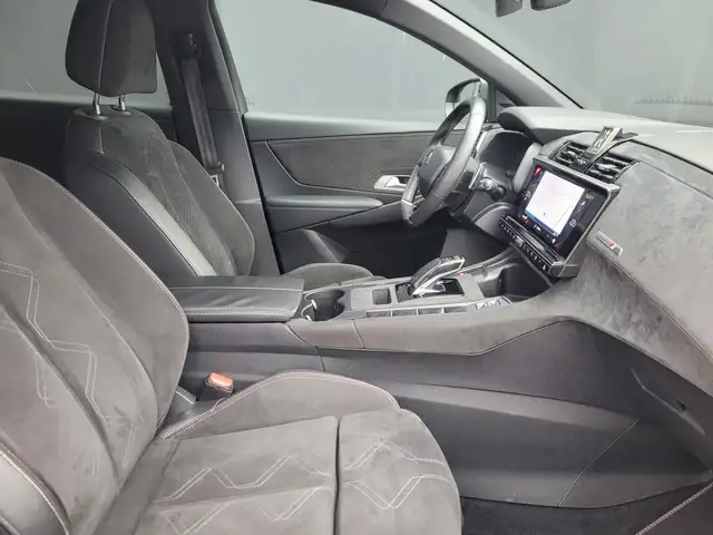DS Automobiles DS 7 Crossback view 10