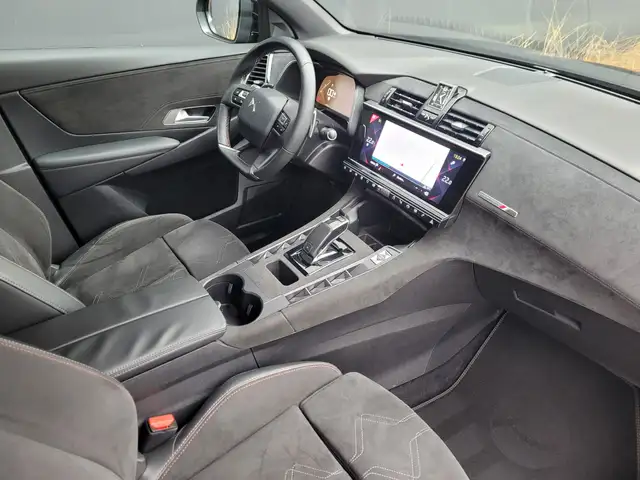 DS Automobiles DS 7 Crossback view 11